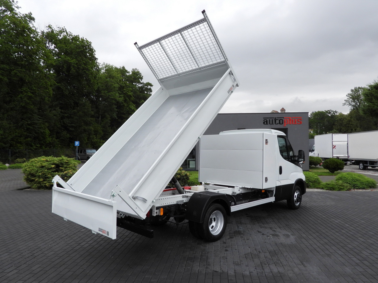 IVECO DAILY 35C16 TIPPER CRUISE CONTROL AIR CONDITIONING TWIN WHEELS 160HP - قلاب صغير: صورة 3 IVECO DAILY 35C16 TIPPER CRUISE CONTROL AIR CONDITIONING TWIN WHEELS 160HP - قلاب صغير: صورة 3