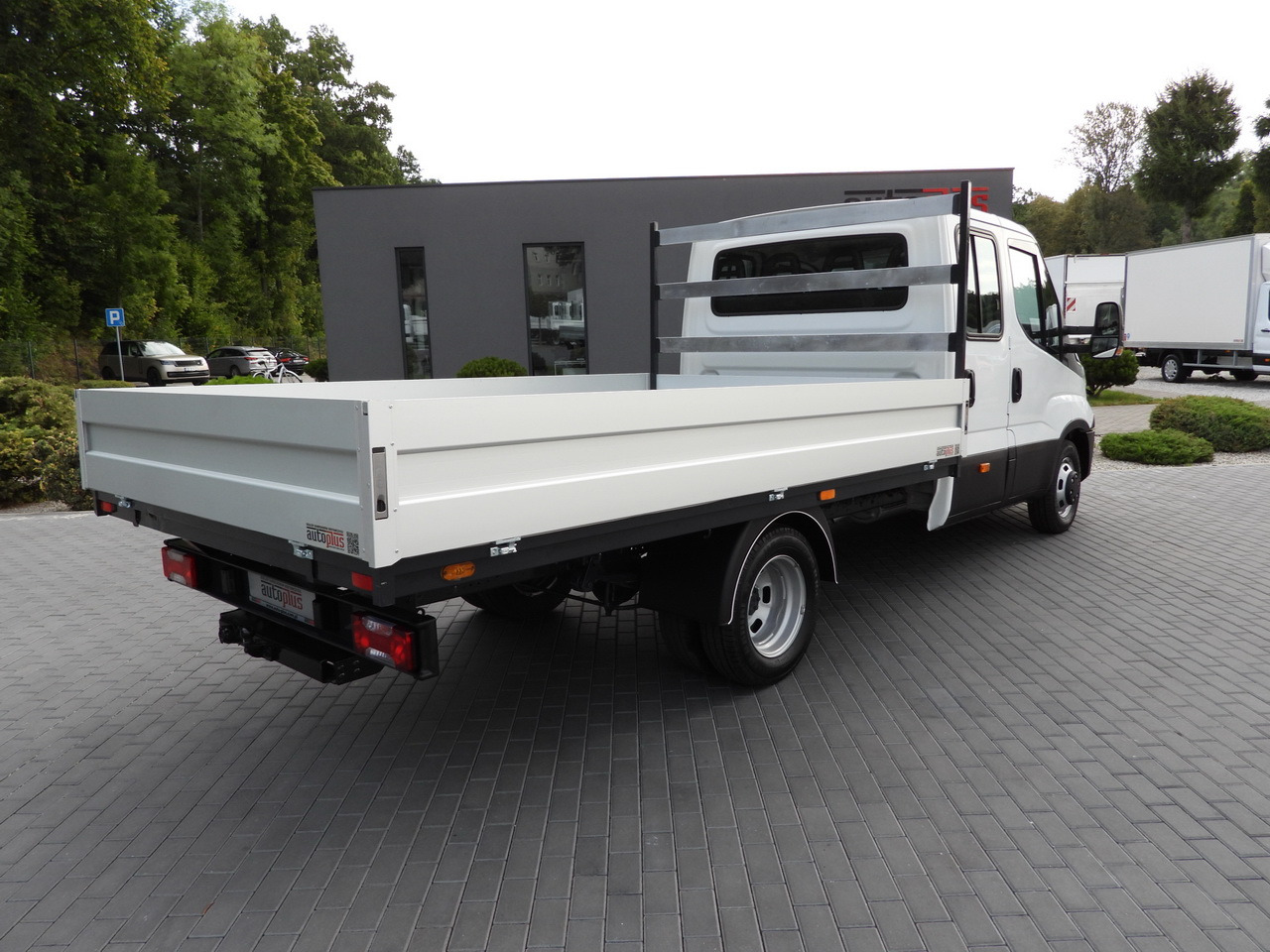 IVECO DAILY 35C17 STAKE BODY DOUBLE CABIN DOKA 7 SEATS CRUISE CONTROL TWIN WHEELS AIR CONDITIONING 170HP - شاحنة مفتوحة: صورة 3 IVECO DAILY 35C17 STAKE BODY DOUBLE CABIN DOKA 7 SEATS CRUISE CONTROL TWIN WHEELS AIR CONDITIONING 170HP - شاحنة مفتوحة: صورة 3