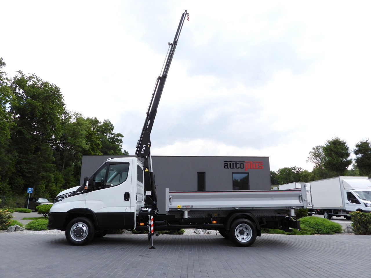IVECO DAILY 35C18 THREE-WAY TIPPER 3 HDS SEATS CRUISE CONTROL LED LIGHTS AUTOMATIC TRANSMISSION HI-MATIC TWIN WHEELS AIR CONDITIONING  180HP IVECO DAILY 35C18 THREE-WAY TIPPER 3 HDS SEATS CRUISE CONTROL LED LIGHTS AUTOMATIC TRANSMISSION HI-MATIC TWIN WHEELS AIR CONDITIONING  180HP: صورة 22