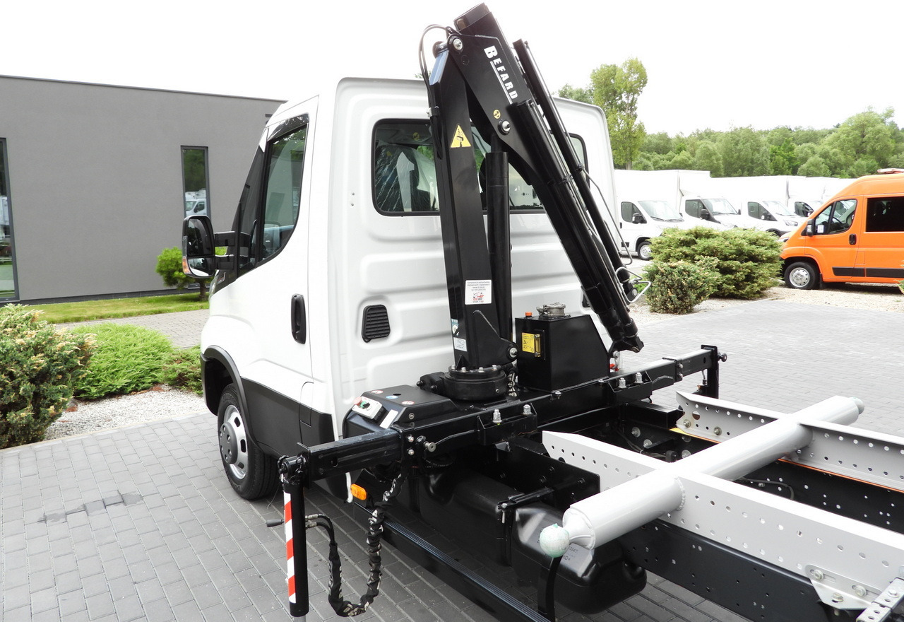 IVECO DAILY 35C18 THREE-WAY TIPPER 3 HDS SEATS CRUISE CONTROL LED LIGHTS AUTOMATIC TRANSMISSION HI-MATIC TWIN WHEELS AIR CONDITIONING  180HP IVECO DAILY 35C18 THREE-WAY TIPPER 3 HDS SEATS CRUISE CONTROL LED LIGHTS AUTOMATIC TRANSMISSION HI-MATIC TWIN WHEELS AIR CONDITIONING  180HP: صورة 33