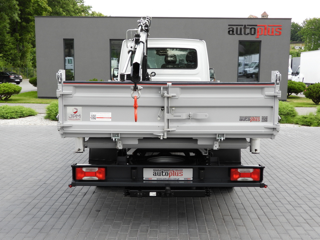 IVECO DAILY 35C18 THREE-WAY TIPPER 3 HDS SEATS CRUISE CONTROL LED LIGHTS AUTOMATIC TRANSMISSION HI-MATIC TWIN WHEELS AIR CONDITIONING  180HP IVECO DAILY 35C18 THREE-WAY TIPPER 3 HDS SEATS CRUISE CONTROL LED LIGHTS AUTOMATIC TRANSMISSION HI-MATIC TWIN WHEELS AIR CONDITIONING  180HP: صورة 12