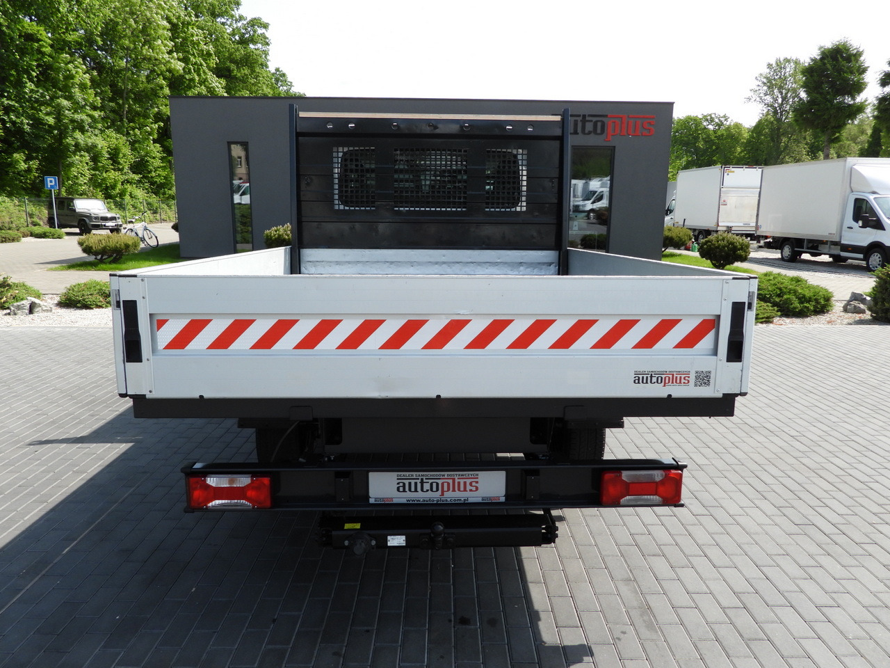 شاحنة مفتوحة IVECO DAILY 35S12 STAKE BODY DOUBLE CABIN DOKA 7 SEATS AIR CONDITIONING  120HP: صورة 10