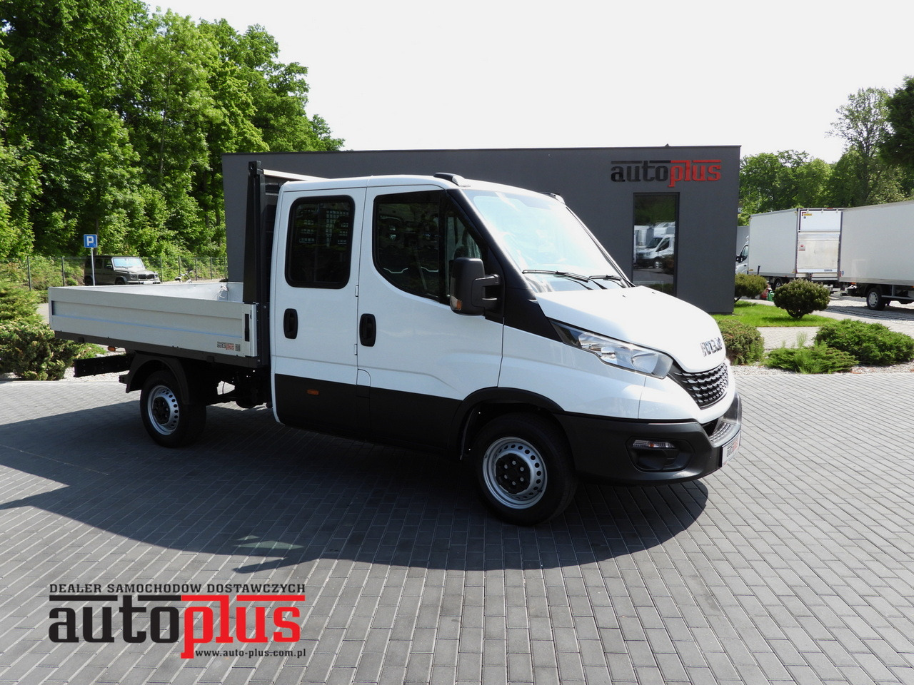 IVECO DAILY 35S12 STAKE BODY DOUBLE CABIN DOKA 7 SEATS AIR CONDITIONING 120HP - شاحنة مفتوحة: صورة 1 IVECO DAILY 35S12 STAKE BODY DOUBLE CABIN DOKA 7 SEATS AIR CONDITIONING 120HP - شاحنة مفتوحة: صورة 1