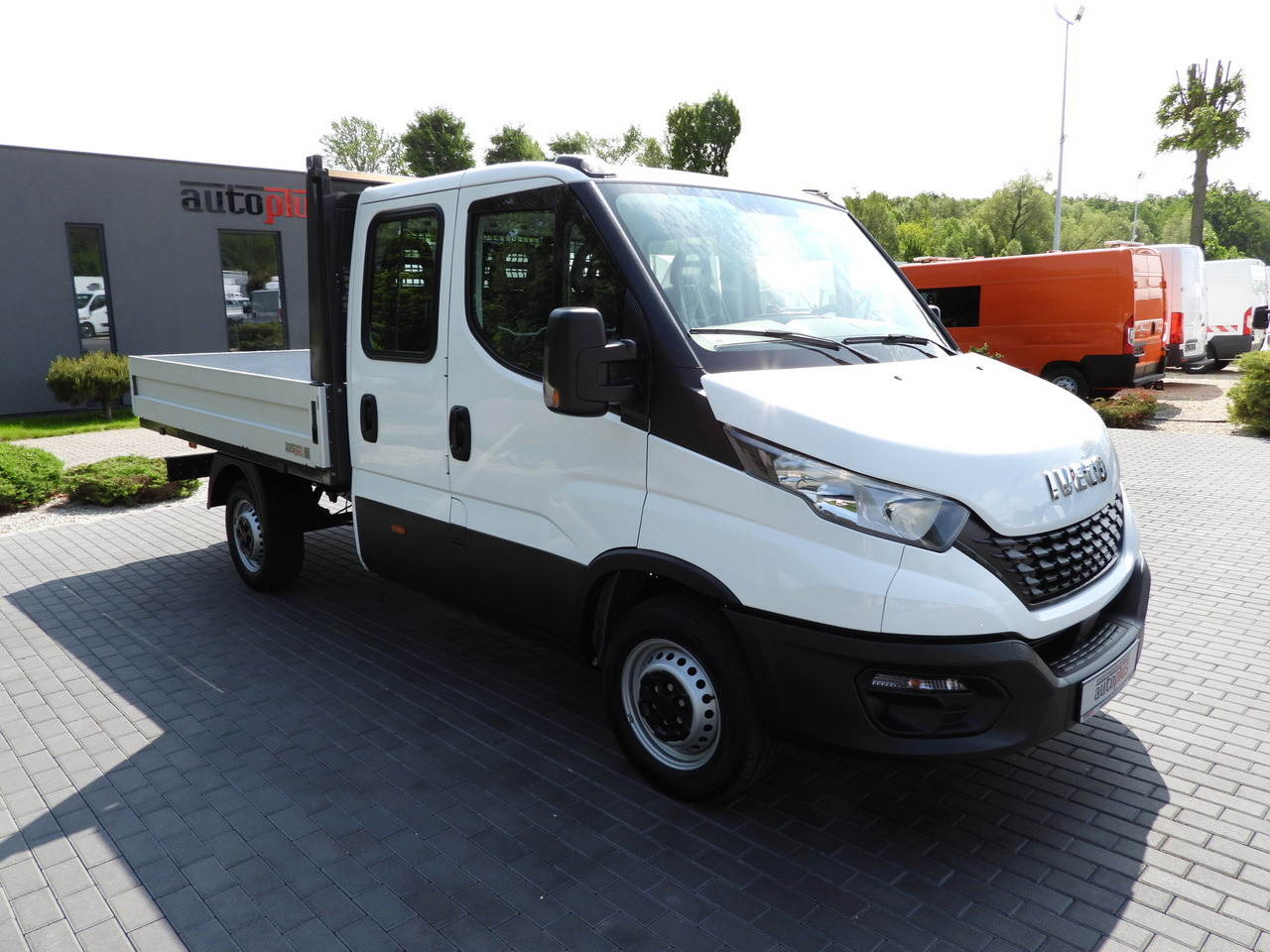 IVECO DAILY 35S12 STAKE BODY DOUBLE CABIN DOKA 7 SEATS AIR CONDITIONING 120HP - شاحنة مفتوحة: صورة 4 IVECO DAILY 35S12 STAKE BODY DOUBLE CABIN DOKA 7 SEATS AIR CONDITIONING 120HP - شاحنة مفتوحة: صورة 4