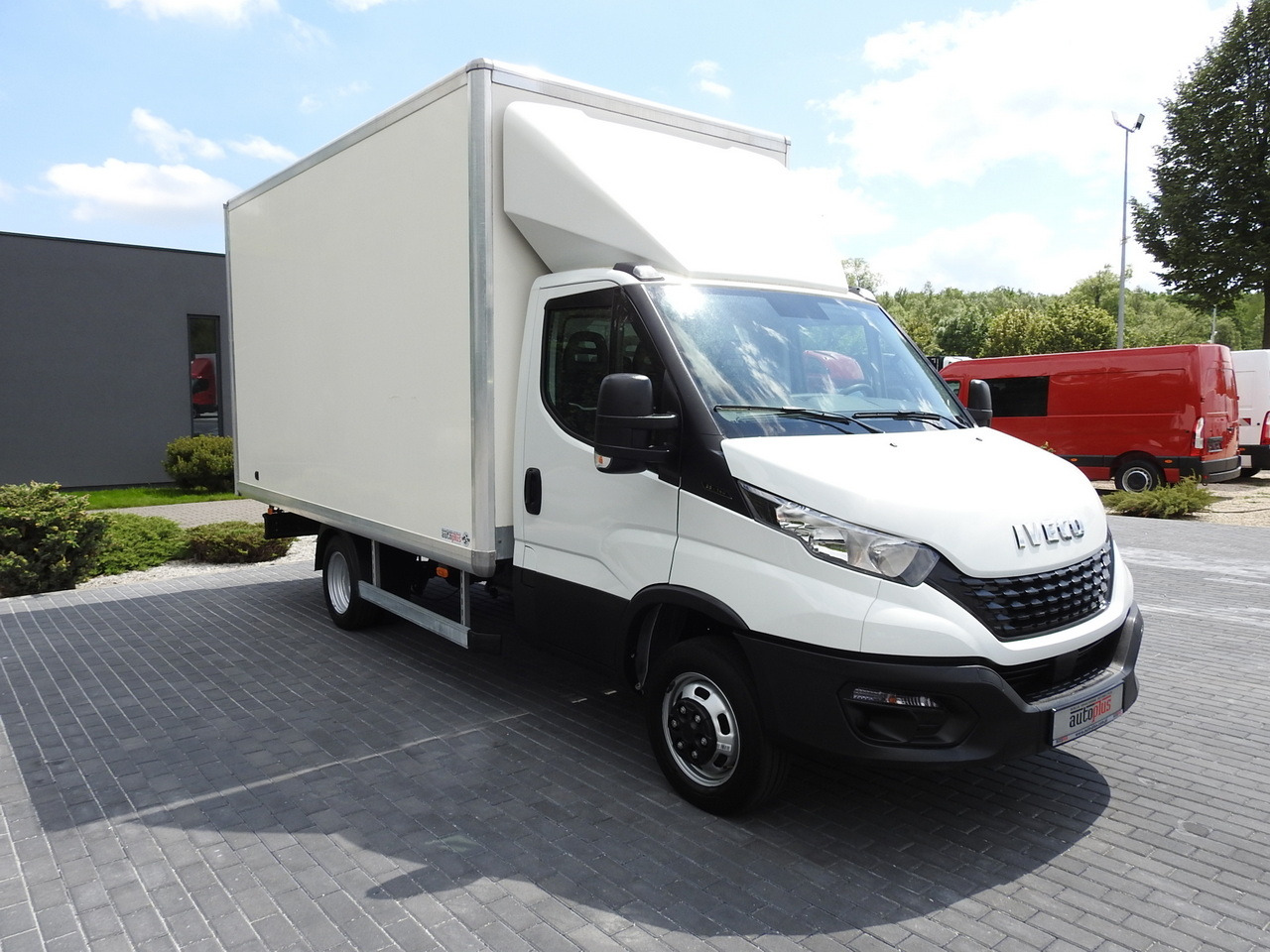 IVECO DAILY 35S14 8 PALLETS CRUISE CONTROL TWIN WHEELS AIR CONDITIONING  140HP - شاحنة مغلقة الصندوق: صورة 4 IVECO DAILY 35S14 8 PALLETS CRUISE CONTROL TWIN WHEELS AIR CONDITIONING  140HP - شاحنة مغلقة الصندوق: صورة 4