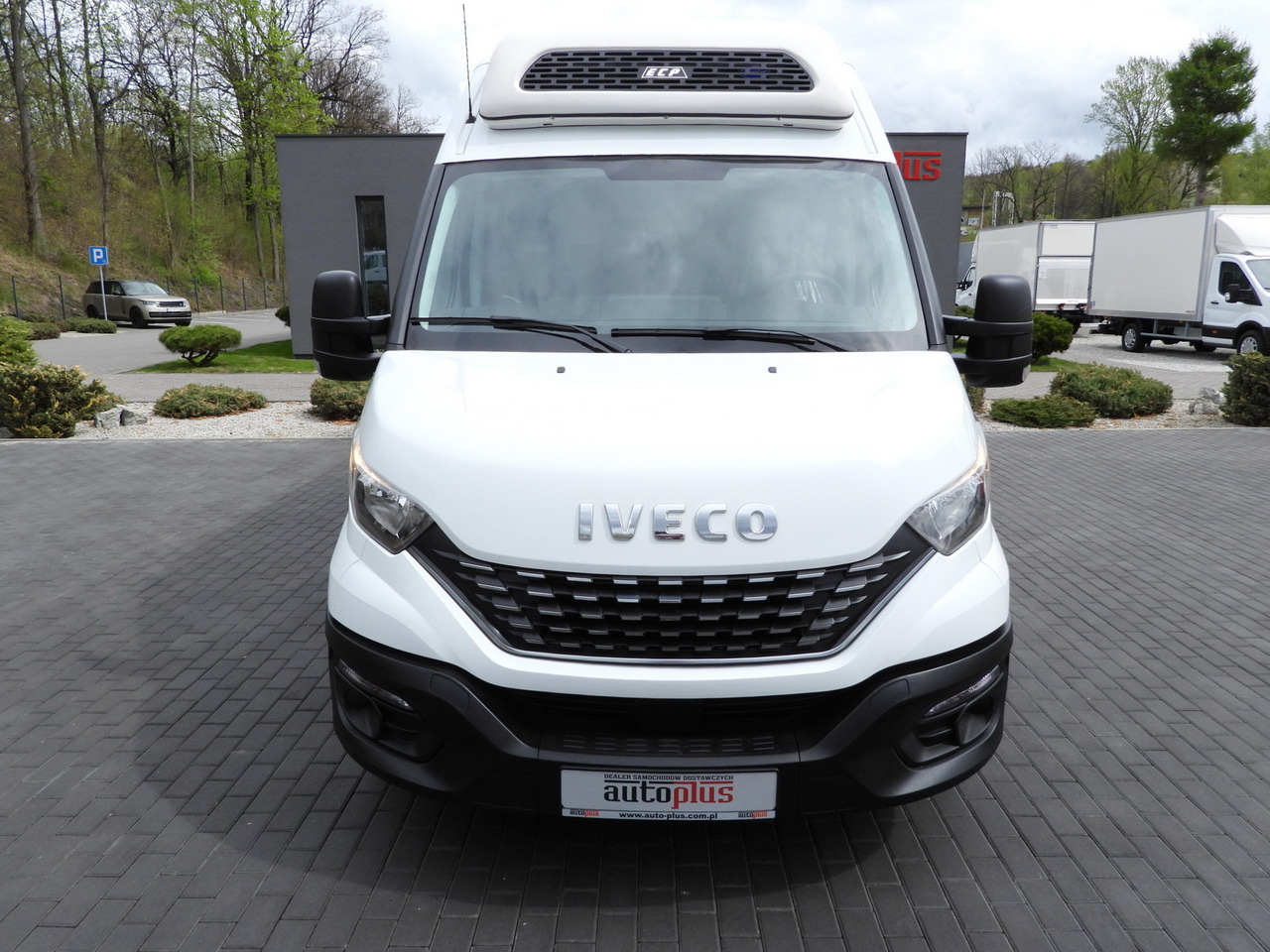 IVECO DAILY 35S14 REFRIGERATOR VAN 0*C POWER SUPPLY 230V CRUISE CONTROL AUTOMATIC TRANSMISSION HI-MATIC AIR CONDITIONING 140HP - شاحنة مُبرّدة للتوصيل: صورة 5 IVECO DAILY 35S14 REFRIGERATOR VAN 0*C POWER SUPPLY 230V CRUISE CONTROL AUTOMATIC TRANSMISSION HI-MATIC AIR CONDITIONING 140HP - شاحنة مُبرّدة للتوصيل: صورة 5