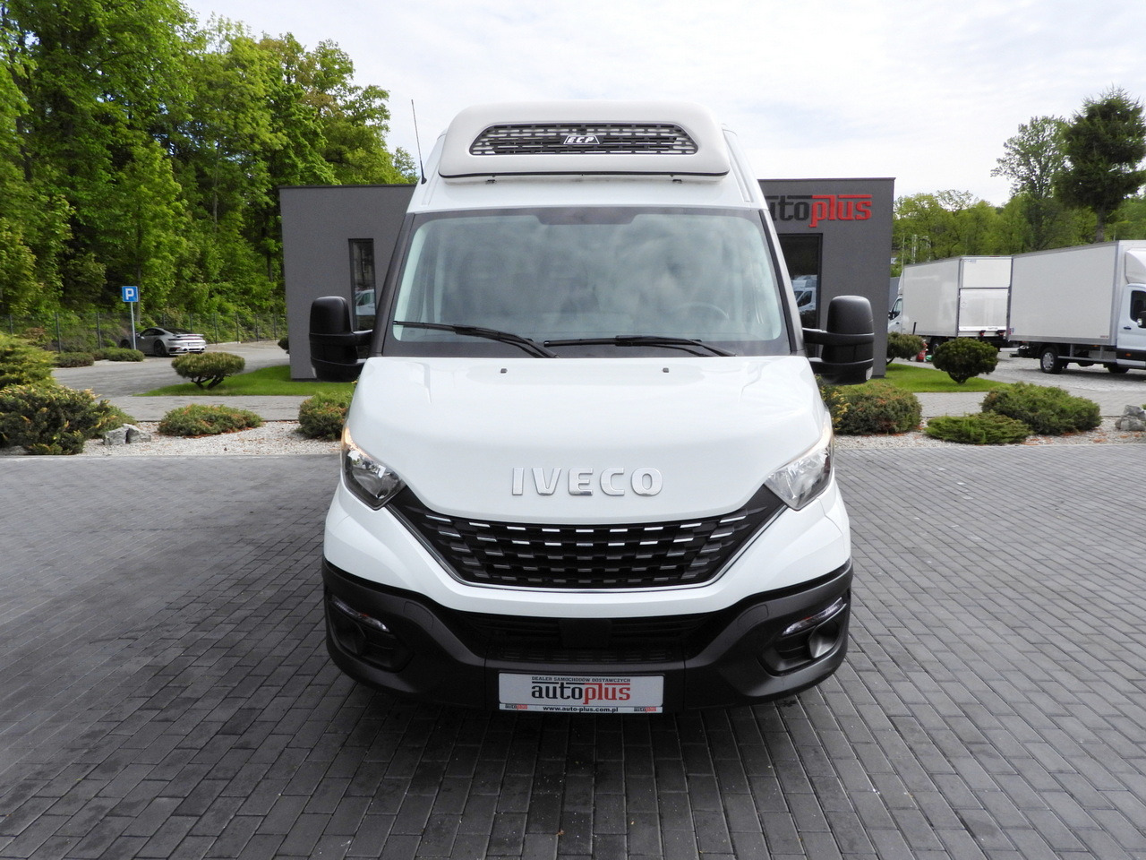 IVECO DAILY 35S14 REFRIGERATOR VAN -10*C POWER SUPPLY 230V CRUISE CONTROL AUTOMATIC TRANSMISSION HI-MATIC AIR CONDITIONING 140HP - شاحنة مُبرّدة للتوصيل: صورة 5 IVECO DAILY 35S14 REFRIGERATOR VAN -10*C POWER SUPPLY 230V CRUISE CONTROL AUTOMATIC TRANSMISSION HI-MATIC AIR CONDITIONING 140HP - شاحنة مُبرّدة للتوصيل: صورة 5