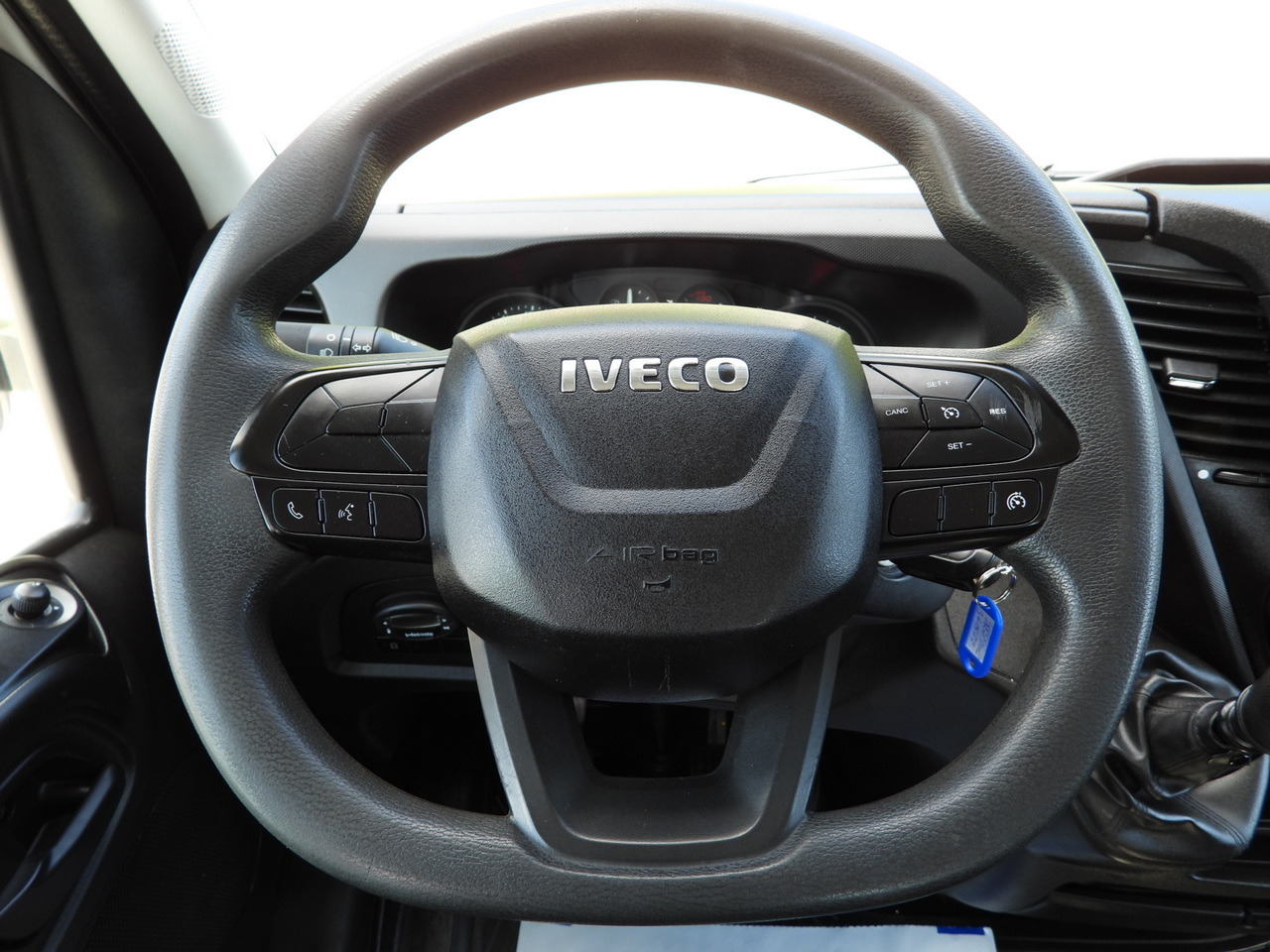 الشاحنات الصغيرة كابينة مزدوجة IVECO DAILY 35S14 STAKE BODY DOUBLE CABIN DOKA 7 SEATS CRUISE CONTROL AIR CONDITIONING 135HP: صورة 28 الشاحنات الصغيرة كابينة مزدوجة IVECO DAILY 35S14 STAKE BODY DOUBLE CABIN DOKA 7 SEATS CRUISE CONTROL AIR CONDITIONING 135HP: صورة 28