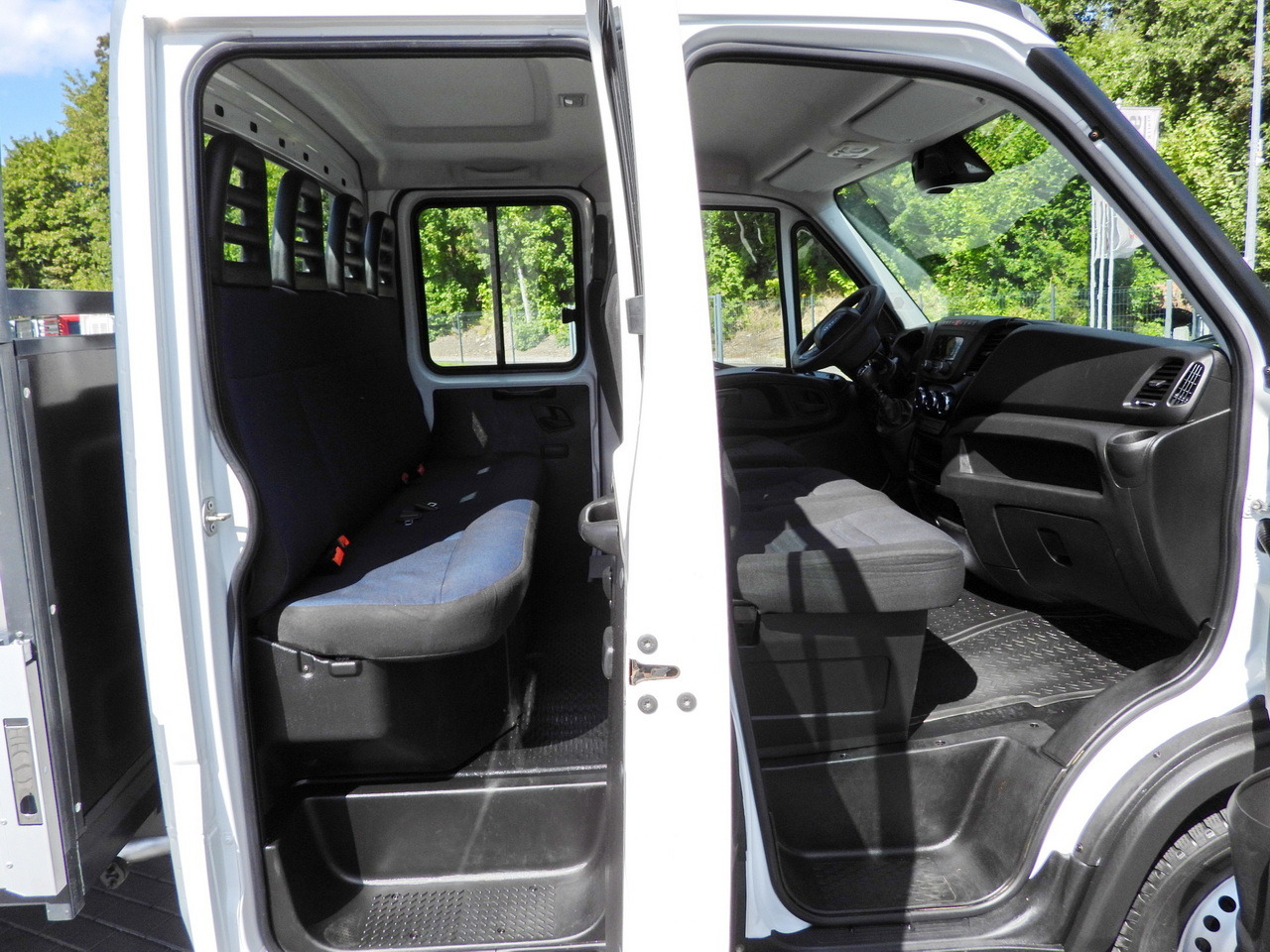 الشاحنات الصغيرة كابينة مزدوجة IVECO DAILY 35S14 STAKE BODY DOUBLE CABIN DOKA 7 SEATS CRUISE CONTROL AIR CONDITIONING 135HP: صورة 40 الشاحنات الصغيرة كابينة مزدوجة IVECO DAILY 35S14 STAKE BODY DOUBLE CABIN DOKA 7 SEATS CRUISE CONTROL AIR CONDITIONING 135HP: صورة 40