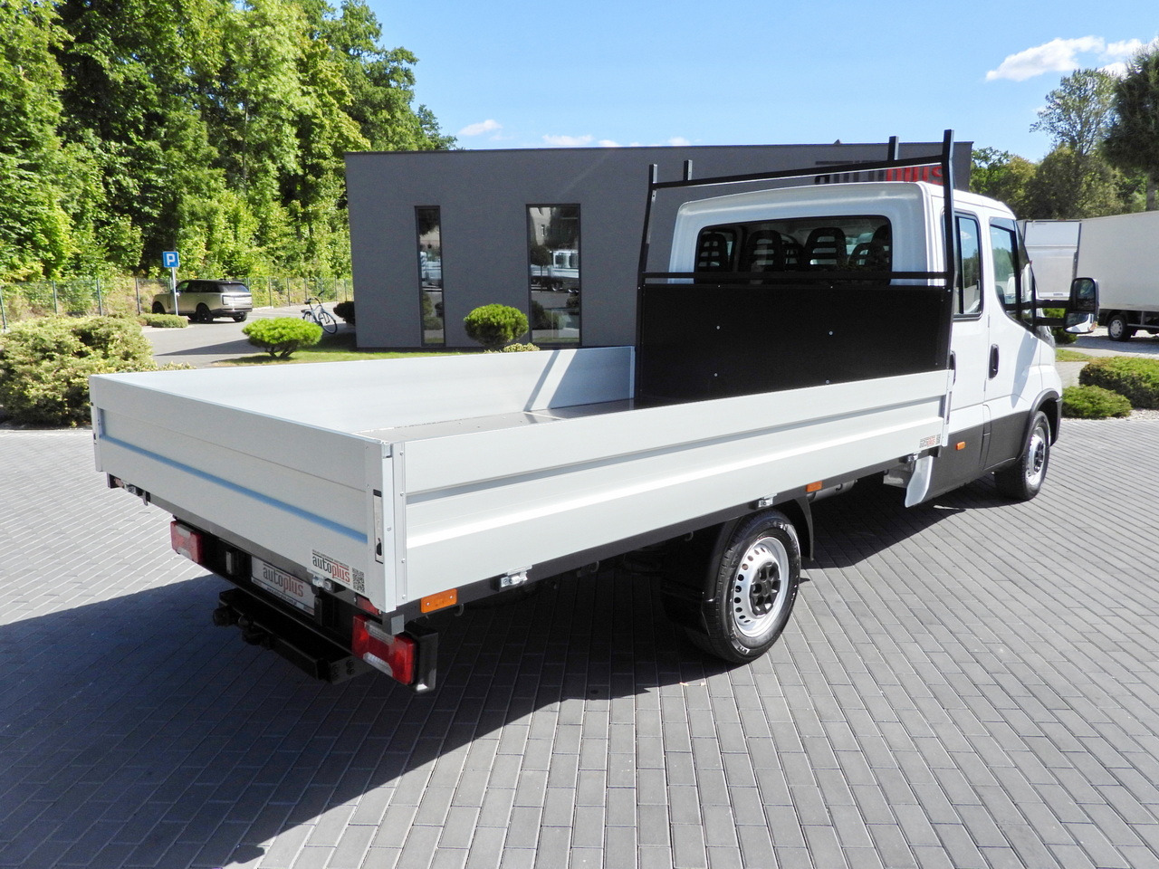 IVECO DAILY 35S14 STAKE BODY DOUBLE CABIN DOKA 7 SEATS CRUISE CONTROL AIR CONDITIONING 135HP - شاحنة مفتوحة: صورة 3 IVECO DAILY 35S14 STAKE BODY DOUBLE CABIN DOKA 7 SEATS CRUISE CONTROL AIR CONDITIONING 135HP - شاحنة مفتوحة: صورة 3