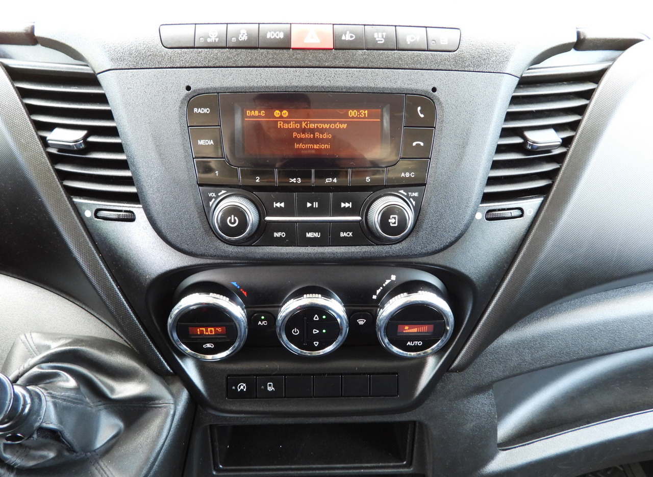 الشاحنات الصغيرة كابينة مزدوجة IVECO DAILY 35S14 STAKE BODY DOUBLE CABIN DOKA 7 SEATS CRUISE CONTROL AIR CONDITIONING 135HP: صورة 31 الشاحنات الصغيرة كابينة مزدوجة IVECO DAILY 35S14 STAKE BODY DOUBLE CABIN DOKA 7 SEATS CRUISE CONTROL AIR CONDITIONING 135HP: صورة 31