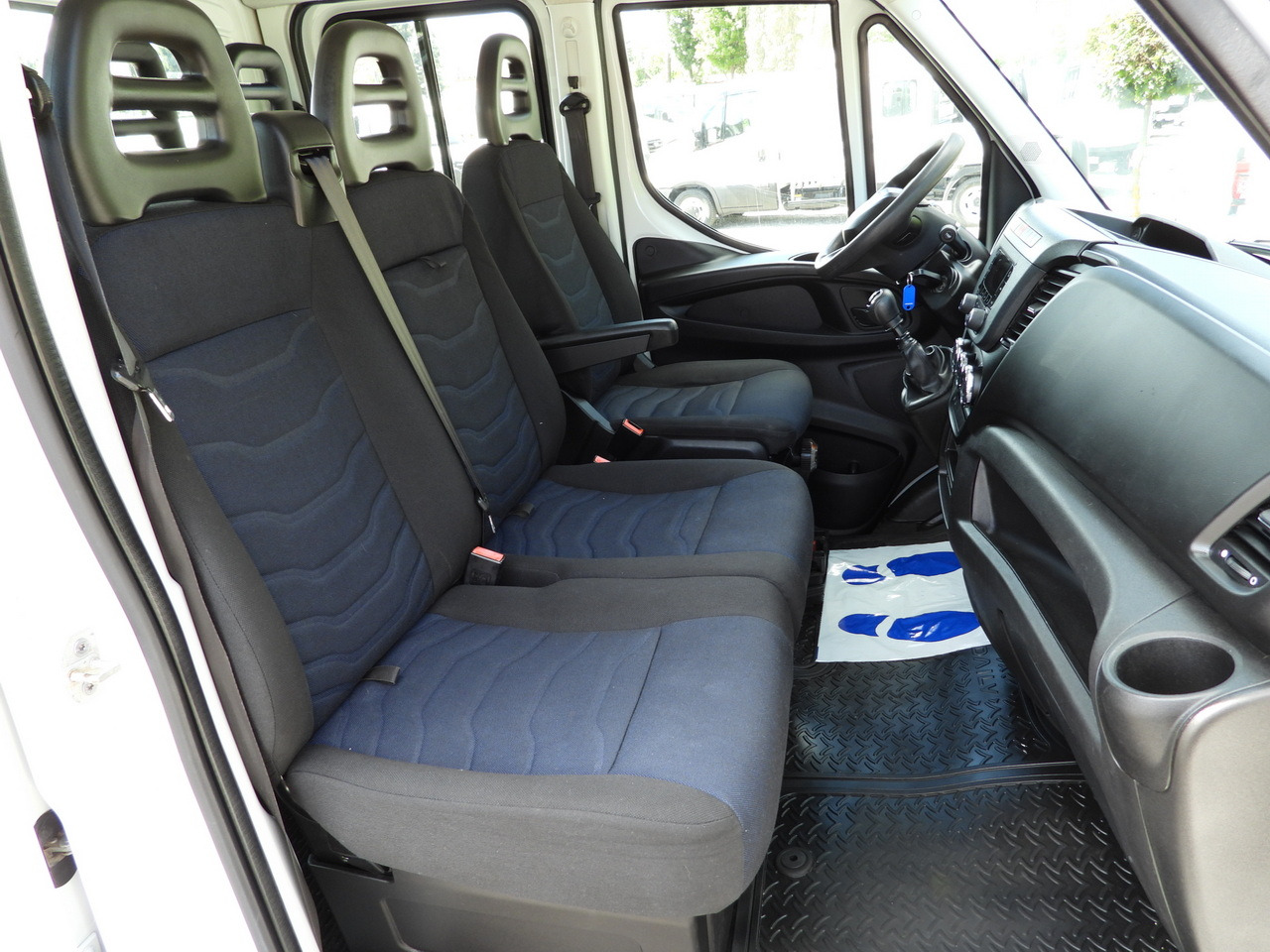 الشاحنات الصغيرة كابينة مزدوجة IVECO DAILY 35S14 STAKE BODY DOUBLE CABIN DOKA 7 SEATS CRUISE CONTROL AIR CONDITIONING 135HP: صورة 38 الشاحنات الصغيرة كابينة مزدوجة IVECO DAILY 35S14 STAKE BODY DOUBLE CABIN DOKA 7 SEATS CRUISE CONTROL AIR CONDITIONING 135HP: صورة 38