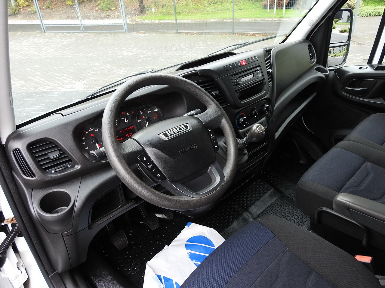IVECO DAILY 35S15 STAKE BODY DOUBLE CABIN DOKA 7 SEATS AIR CONDITIONING 150HP - شاحنة مفتوحة: صورة 2 IVECO DAILY 35S15 STAKE BODY DOUBLE CABIN DOKA 7 SEATS AIR CONDITIONING 150HP - شاحنة مفتوحة: صورة 2