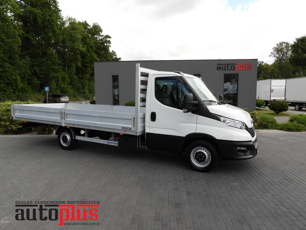 IVECO DAILY 35S16 STAKE BODY 10 PALLETS CRUISE CONTROL AIR CONDITIONING 160HP - شاحنة مفتوحة: صورة 1 IVECO DAILY 35S16 STAKE BODY 10 PALLETS CRUISE CONTROL AIR CONDITIONING 160HP - شاحنة مفتوحة: صورة 1