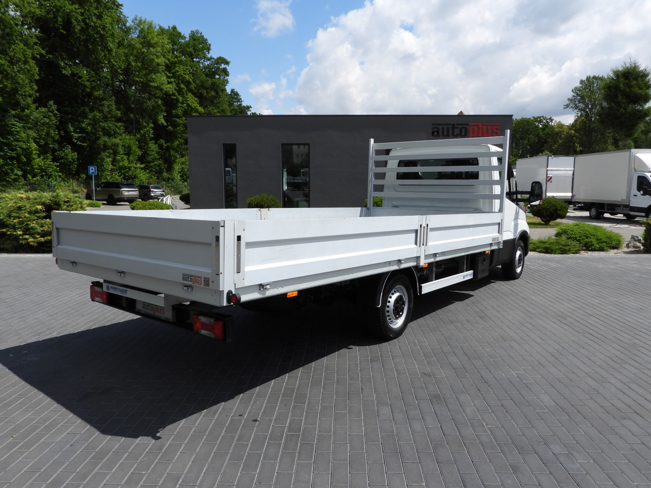 IVECO DAILY 35S16 STAKE BODY 10 PALLETS CRUISE CONTROL AIR CONDITIONING 160HP - شاحنة مفتوحة: صورة 3 IVECO DAILY 35S16 STAKE BODY 10 PALLETS CRUISE CONTROL AIR CONDITIONING 160HP - شاحنة مفتوحة: صورة 3