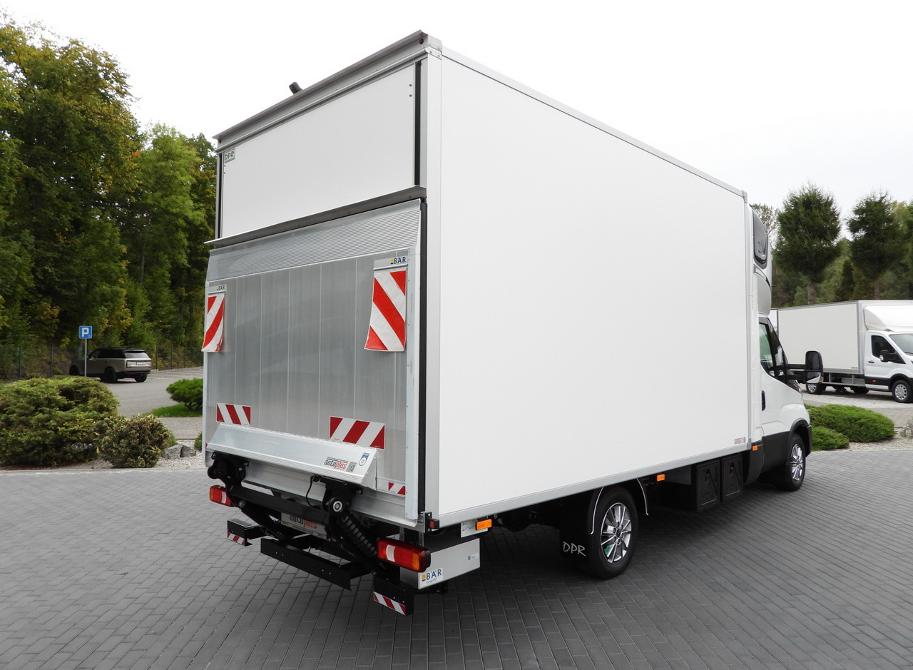 IVECO DAILY 35S18 BOX HI-MATIC LIFT 8 PALLETS CRUISE CONTROL NAVIGATION LED LIGHTS PNEUMATICS AUTOMATIC TRANSMISSION HI-MATIC AIR CONDITIONING 180HP - شاحنة مغلقة الصندوق: صورة 3 IVECO DAILY 35S18 BOX HI-MATIC LIFT 8 PALLETS CRUISE CONTROL NAVIGATION LED LIGHTS PNEUMATICS AUTOMATIC TRANSMISSION HI-MATIC AIR CONDITIONING 180HP - شاحنة مغلقة الصندوق: صورة 3