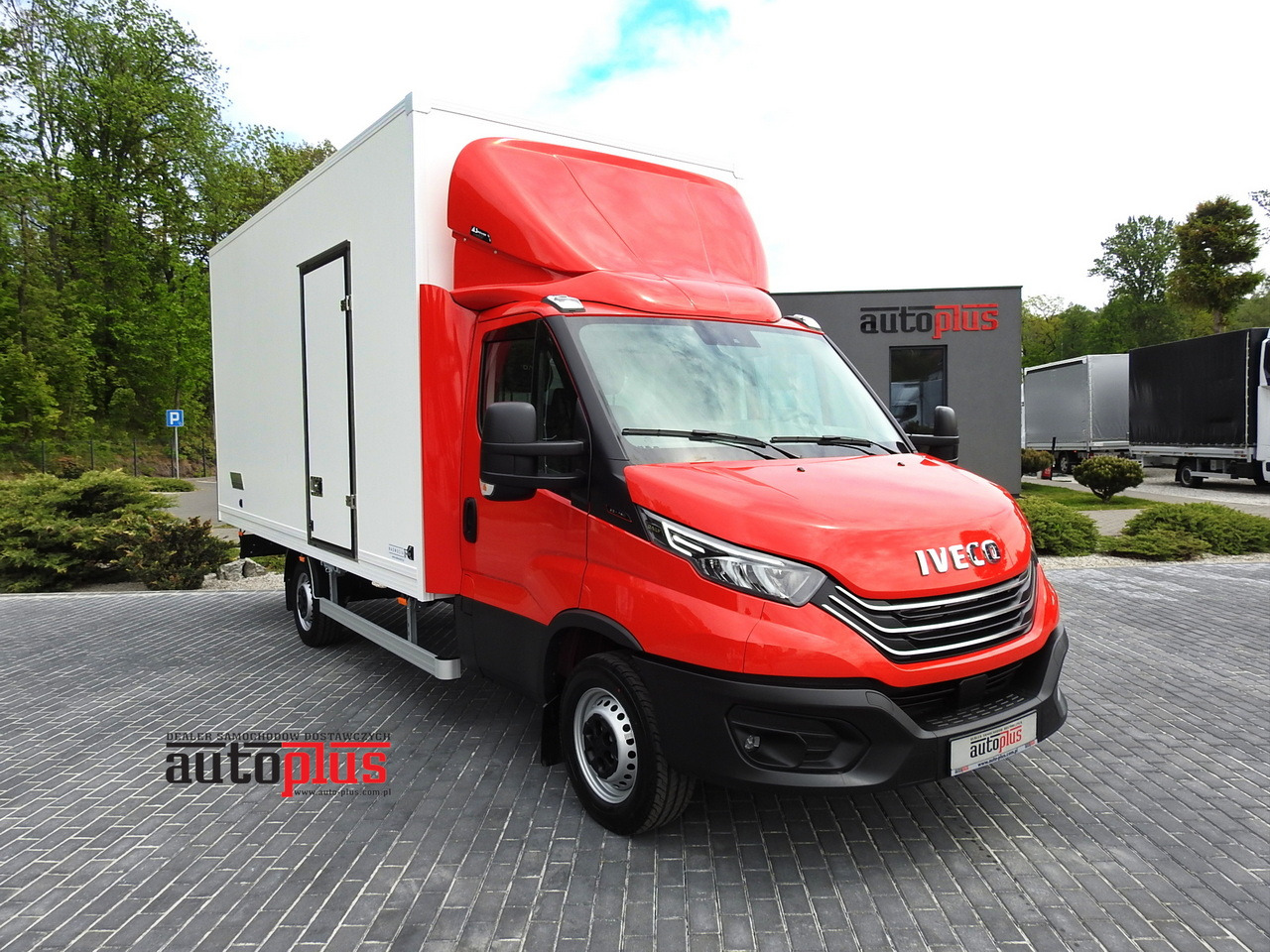 IVECO DAILY 35S18 NEW BOX 10 PALLETS CRUISE CONTROL NAVIGATION AIR CONDITIONING LED LIGHTS GUARANTEE 180HP - شاحنة مغلقة الصندوق: صورة 1 IVECO DAILY 35S18 NEW BOX 10 PALLETS CRUISE CONTROL NAVIGATION AIR CONDITIONING LED LIGHTS GUARANTEE 180HP - شاحنة مغلقة الصندوق: صورة 1
