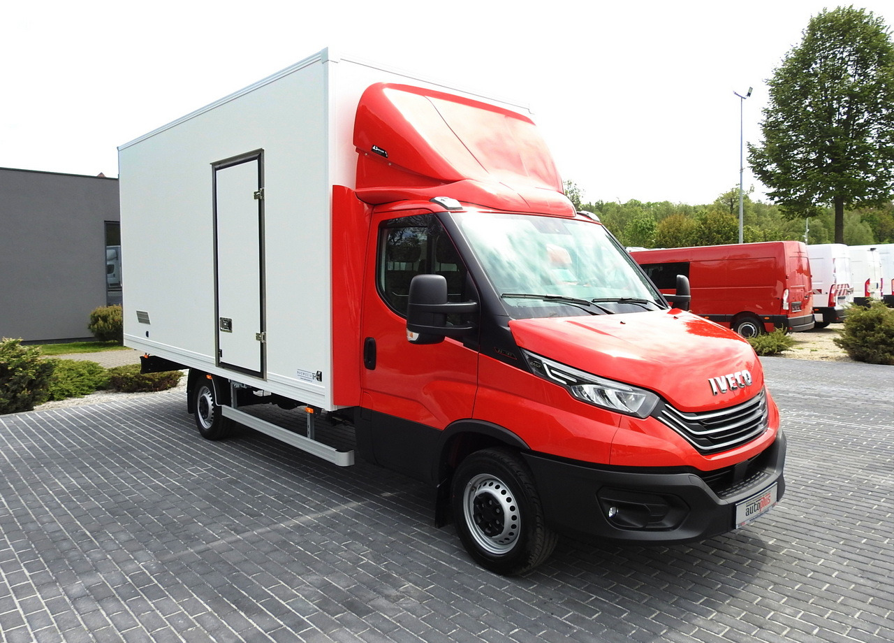 IVECO DAILY 35S18 NEW BOX 10 PALLETS CRUISE CONTROL NAVIGATION AIR CONDITIONING LED LIGHTS GUARANTEE 180HP - شاحنة مغلقة الصندوق: صورة 4 IVECO DAILY 35S18 NEW BOX 10 PALLETS CRUISE CONTROL NAVIGATION AIR CONDITIONING LED LIGHTS GUARANTEE 180HP - شاحنة مغلقة الصندوق: صورة 4