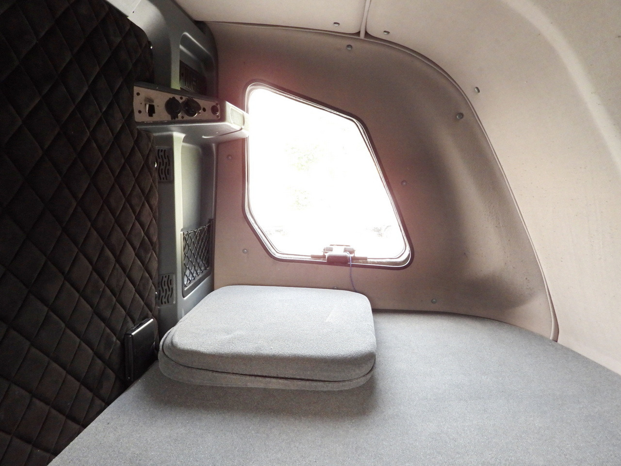 شاحنة ستارة جانبية IVECO DAILY 35S18 TARPAULIN 10 PALLETS CRUISE CONTROL LED LIGHTS AIR CONDITIONING  180HP: صورة 42