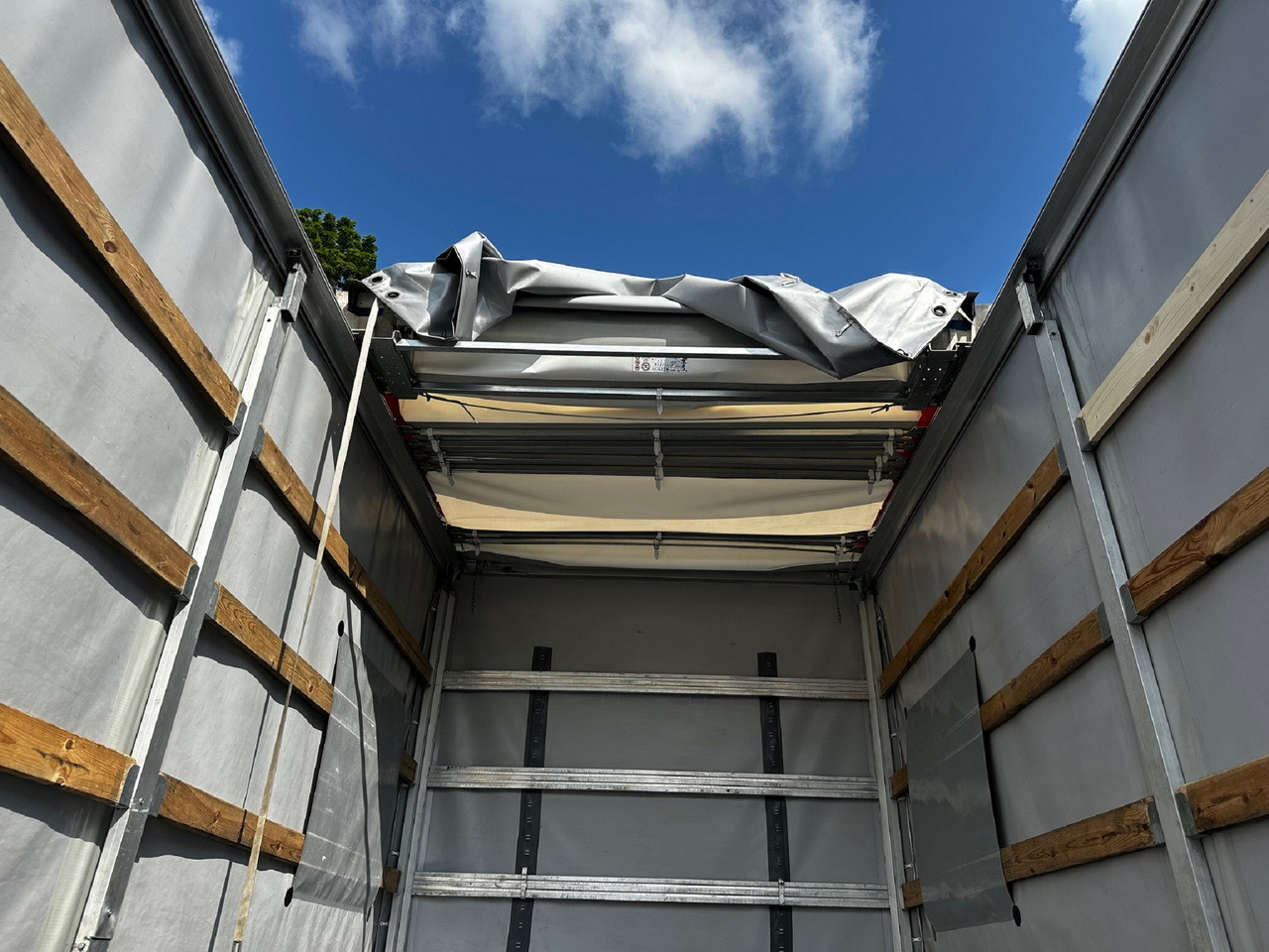 شاحنة ستارة جانبية IVECO DAILY 35S18 TARPAULIN 10 PALLETS CRUISE CONTROL LED LIGHTS AIR CONDITIONING  180HP: صورة 12