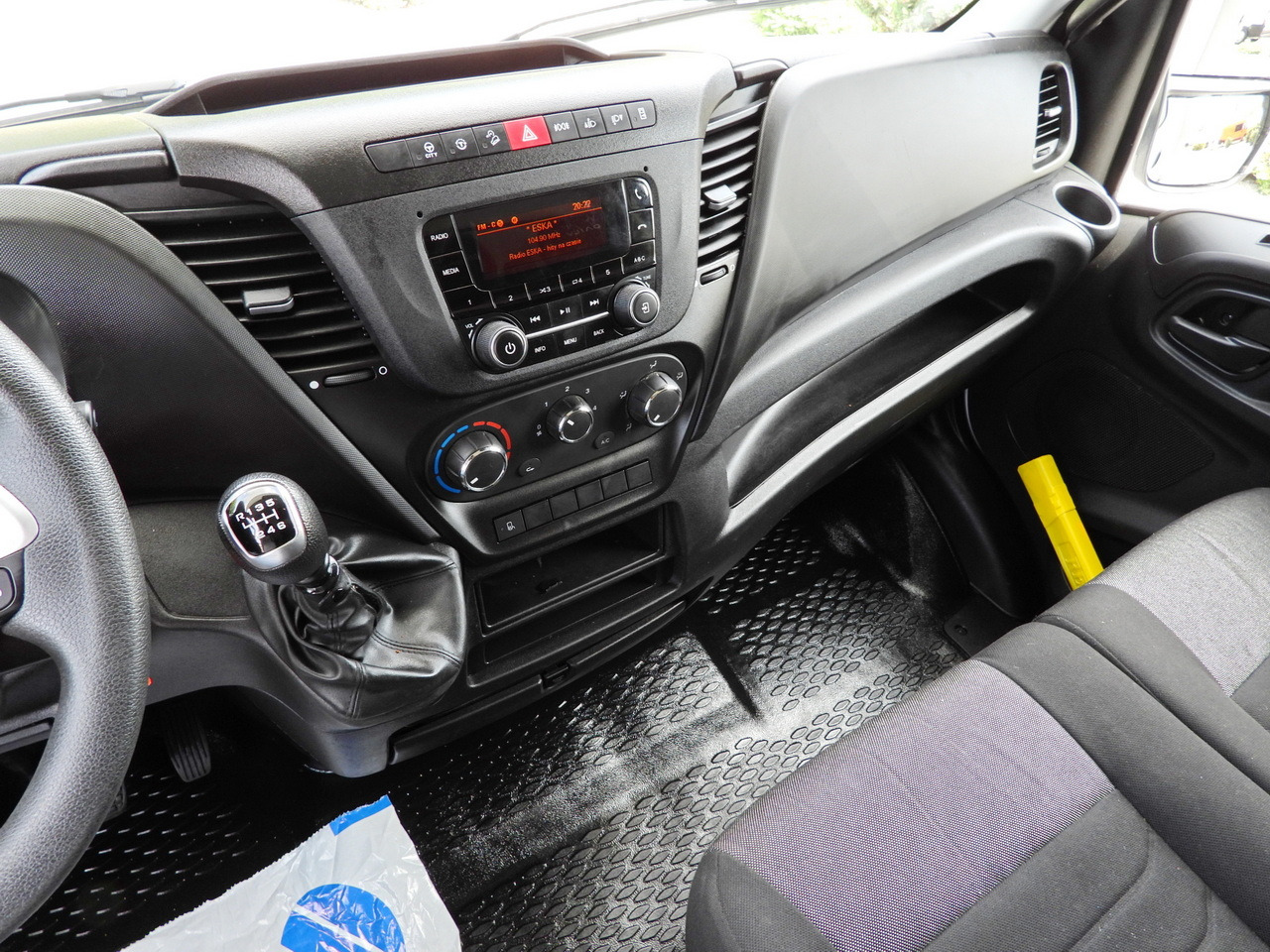 شاحنة ستارة جانبية IVECO DAILY 35S18 TARPAULIN 10 PALLETS CRUISE CONTROL LED LIGHTS AIR CONDITIONING  180HP: صورة 34