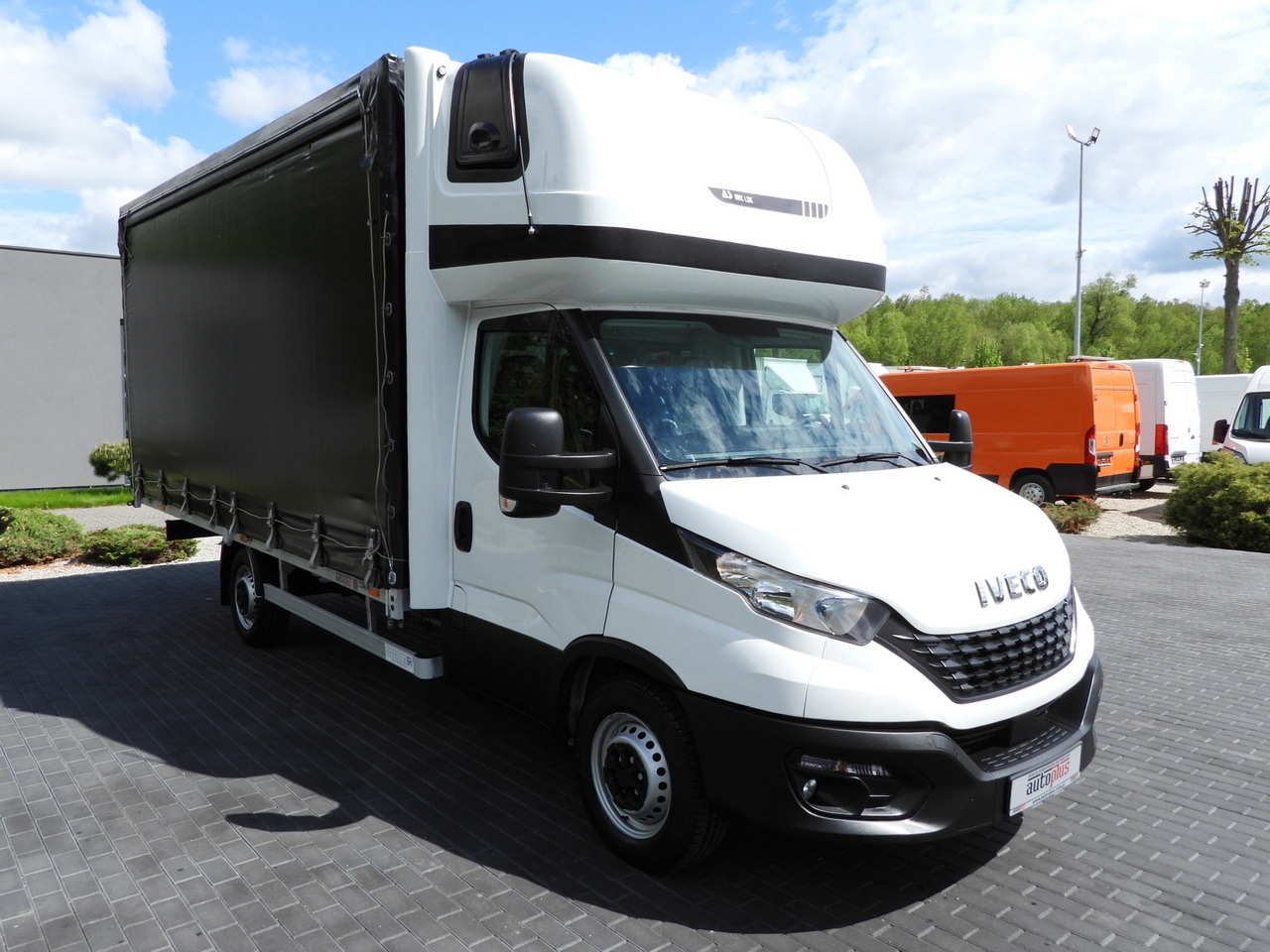 IVECO DAILY 35S18 TARPAULIN 10 PALLETS WEBASTO CRUISE CONTROL AIR CONDITIONING 180HP - شاحنة ستارة جانبية: صورة 4 IVECO DAILY 35S18 TARPAULIN 10 PALLETS WEBASTO CRUISE CONTROL AIR CONDITIONING 180HP - شاحنة ستارة جانبية: صورة 4