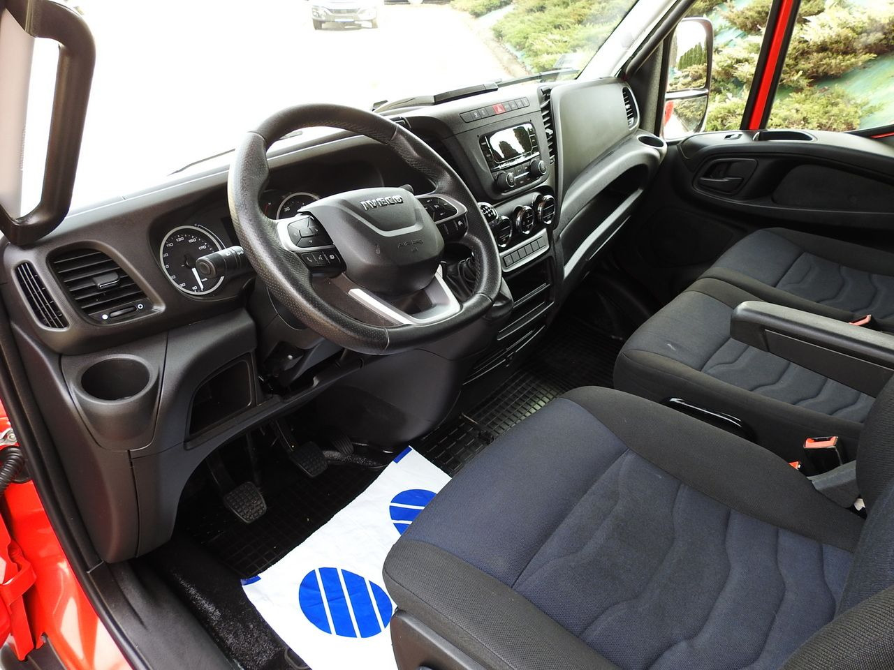 IVECO DAILY 35S18 TARPAULIN 10 PALLETS WEBASTO CRUISE CONTROL LED LIGHTS AIR CONDITIONING 180HP - شاحنة ستارة جانبية: صورة 2 IVECO DAILY 35S18 TARPAULIN 10 PALLETS WEBASTO CRUISE CONTROL LED LIGHTS AIR CONDITIONING 180HP - شاحنة ستارة جانبية: صورة 2