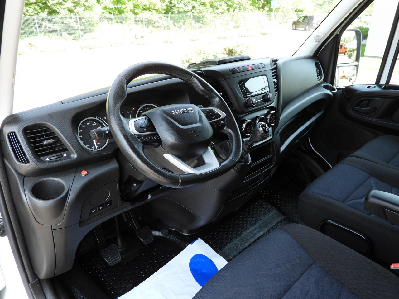 IVECO DAILY 35S18 TARPAULIN 10 PALLETS WEBASTO CRUISE CONTROL LED LIGHTS PNEUMATICS AIR CONDITIONING 180HP - شاحنة ستارة جانبية: صورة 2 IVECO DAILY 35S18 TARPAULIN 10 PALLETS WEBASTO CRUISE CONTROL LED LIGHTS PNEUMATICS AIR CONDITIONING 180HP - شاحنة ستارة جانبية: صورة 2