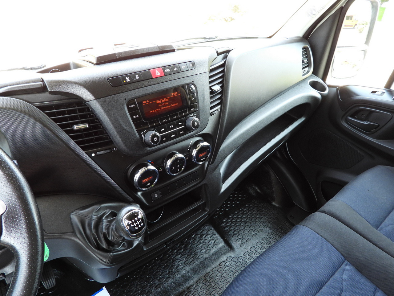 شاحنة ستارة جانبية IVECO DAILY 35S18 TARPAULIN 10 PALLETS WEBASTO CRUISE CONTROL LED LIGHTS PNEUMATICS AIR CONDITIONING  180HP: صورة 40 شاحنة ستارة جانبية IVECO DAILY 35S18 TARPAULIN 10 PALLETS WEBASTO CRUISE CONTROL LED LIGHTS PNEUMATICS AIR CONDITIONING  180HP: صورة 40