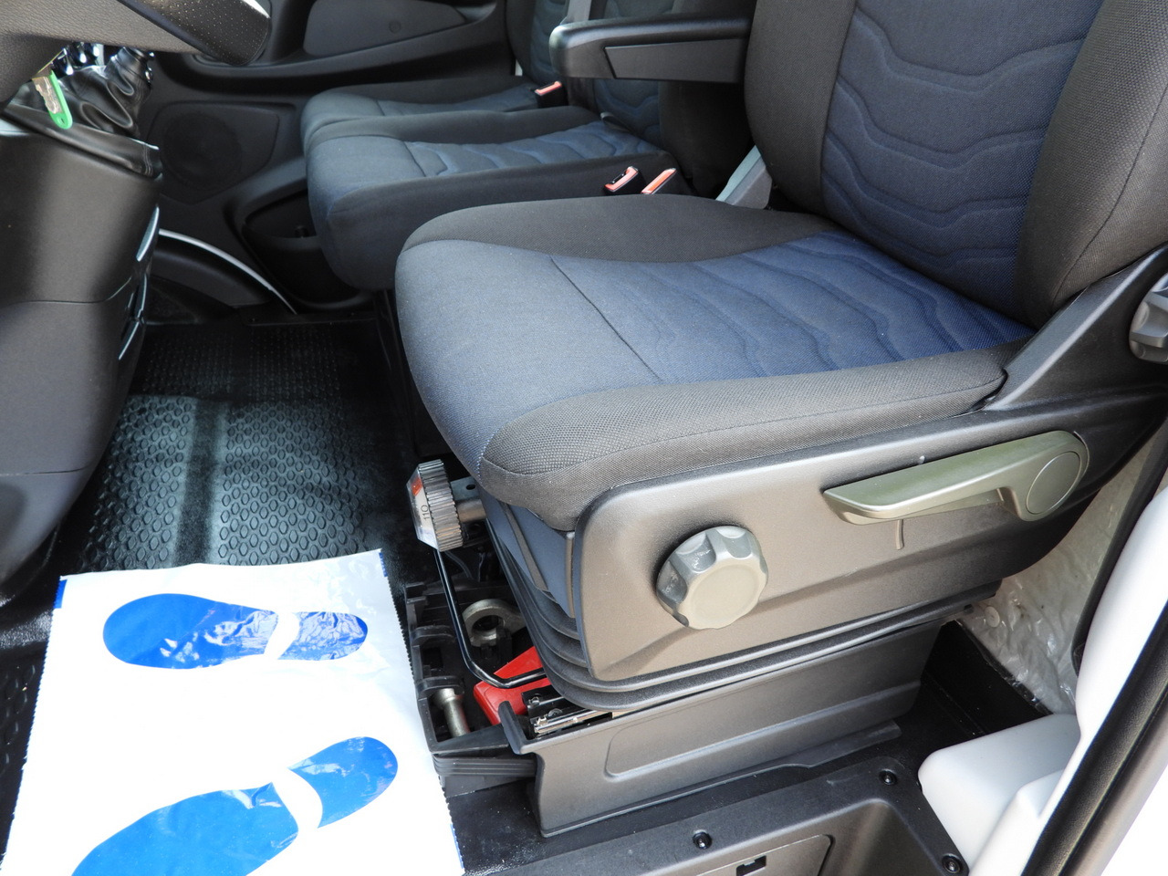 شاحنة ستارة جانبية IVECO DAILY 35S18 TARPAULIN 10 PALLETS WEBASTO CRUISE CONTROL LED LIGHTS PNEUMATICS AIR CONDITIONING  180HP: صورة 33 شاحنة ستارة جانبية IVECO DAILY 35S18 TARPAULIN 10 PALLETS WEBASTO CRUISE CONTROL LED LIGHTS PNEUMATICS AIR CONDITIONING  180HP: صورة 33