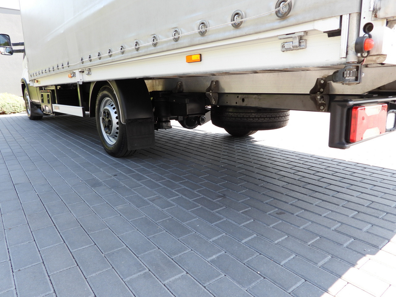 شاحنة ستارة جانبية IVECO DAILY 35S18 TARPAULIN 10 PALLETS WEBASTO CRUISE CONTROL LED LIGHTS PNEUMATICS AIR CONDITIONING  180HP: صورة 16 شاحنة ستارة جانبية IVECO DAILY 35S18 TARPAULIN 10 PALLETS WEBASTO CRUISE CONTROL LED LIGHTS PNEUMATICS AIR CONDITIONING  180HP: صورة 16