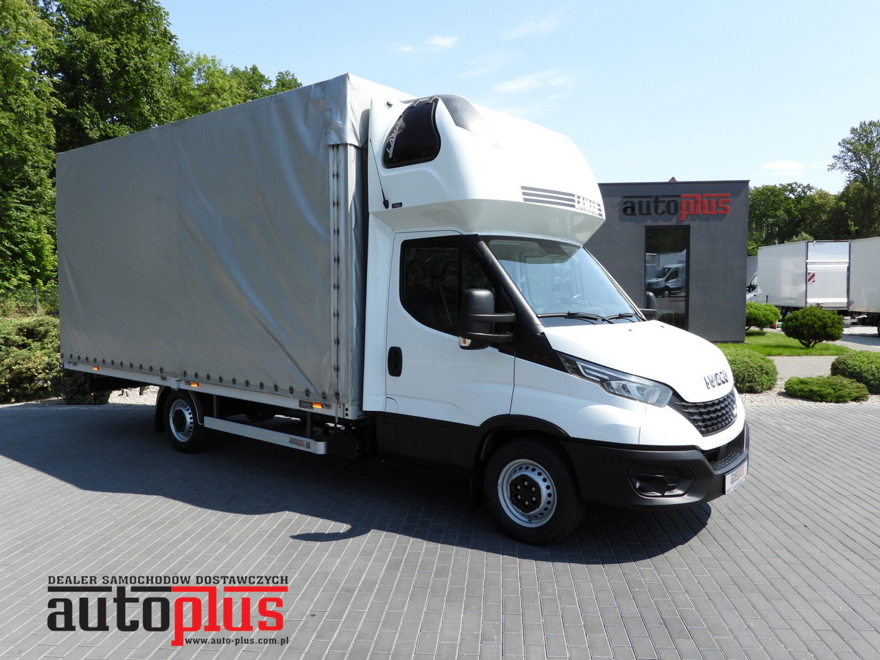 IVECO DAILY 35S18 TARPAULIN 10 PALLETS WEBASTO CRUISE CONTROL LED LIGHTS PNEUMATICS AIR CONDITIONING 180HP - شاحنة ستارة جانبية: صورة 1 IVECO DAILY 35S18 TARPAULIN 10 PALLETS WEBASTO CRUISE CONTROL LED LIGHTS PNEUMATICS AIR CONDITIONING 180HP - شاحنة ستارة جانبية: صورة 1