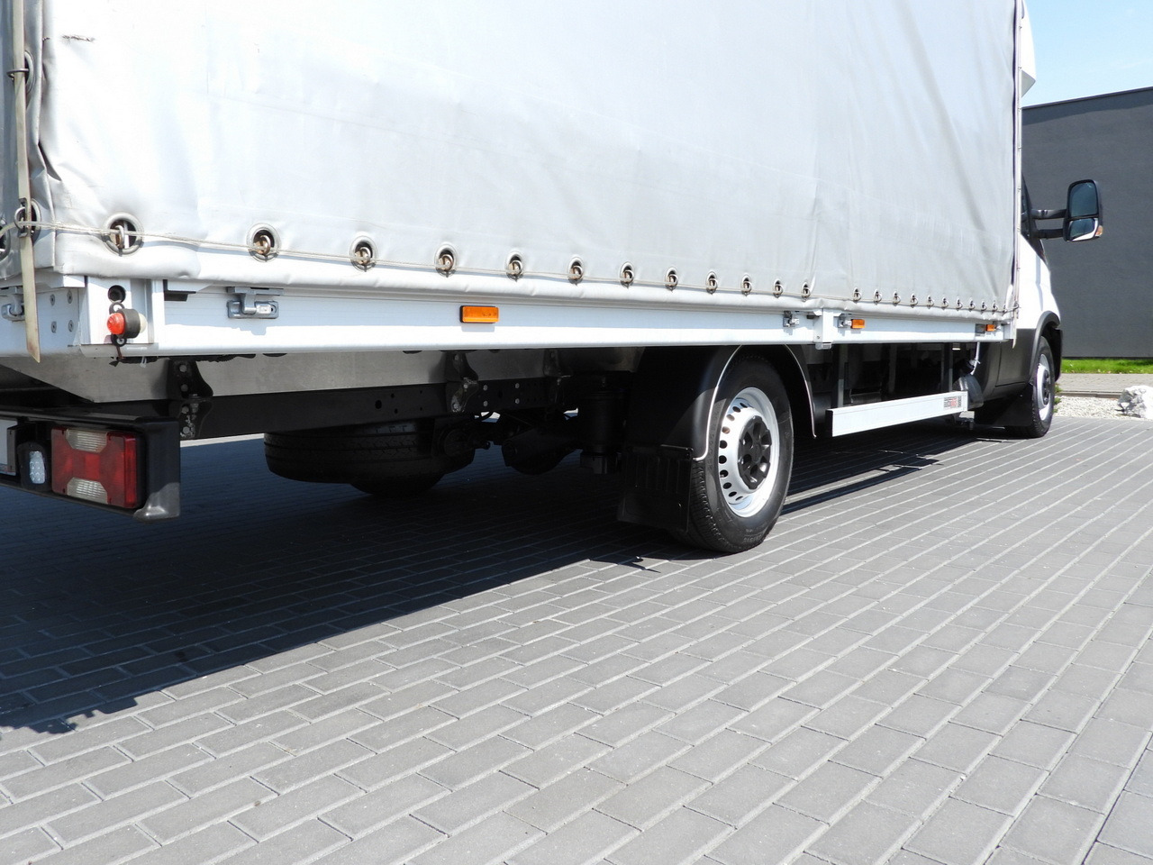 شاحنة ستارة جانبية IVECO DAILY 35S18 TARPAULIN 10 PALLETS WEBASTO CRUISE CONTROL LED LIGHTS PNEUMATICS AIR CONDITIONING  180HP: صورة 17 شاحنة ستارة جانبية IVECO DAILY 35S18 TARPAULIN 10 PALLETS WEBASTO CRUISE CONTROL LED LIGHTS PNEUMATICS AIR CONDITIONING  180HP: صورة 17