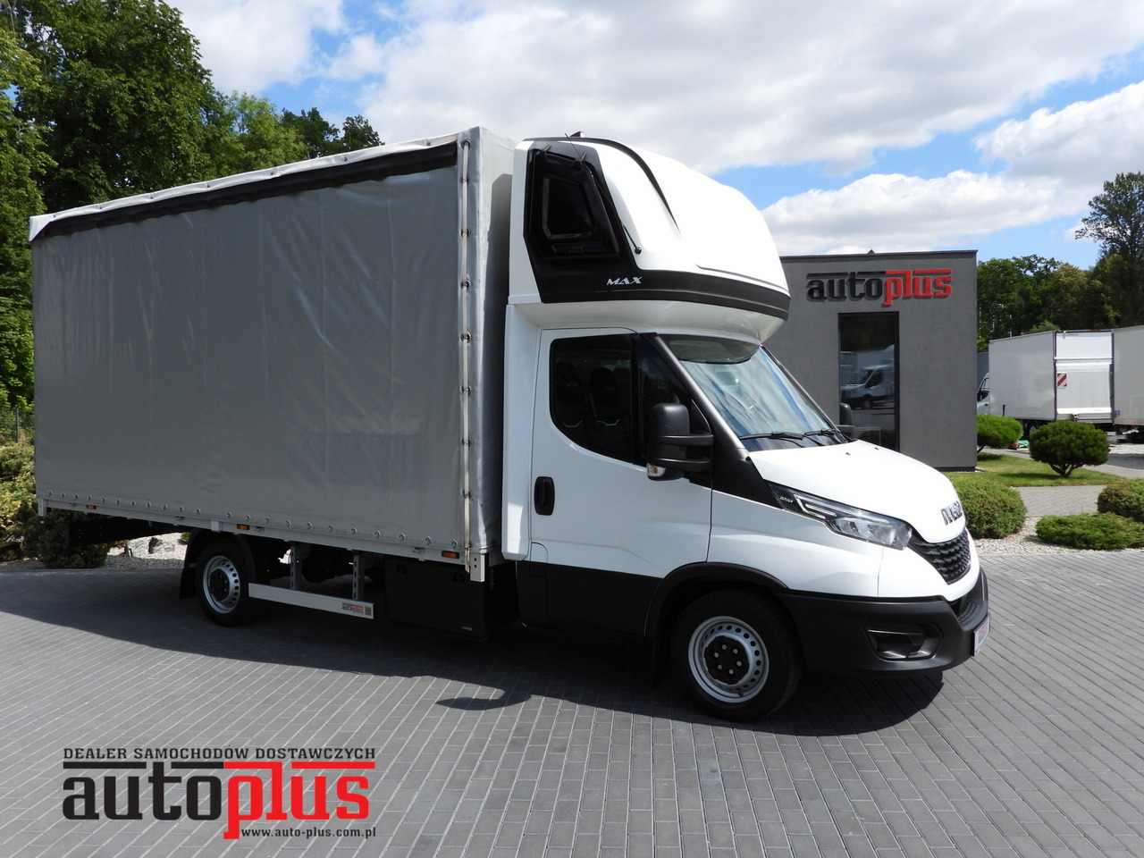 IVECO DAILY 35S18 TARPAULIN 10 PALLETS WEBASTO CRUISE CONTROL NAVIGATION LED LIGHTS AIR CONDITIONING 180HP - شاحنة ستارة جانبية: صورة 1 IVECO DAILY 35S18 TARPAULIN 10 PALLETS WEBASTO CRUISE CONTROL NAVIGATION LED LIGHTS AIR CONDITIONING 180HP - شاحنة ستارة جانبية: صورة 1