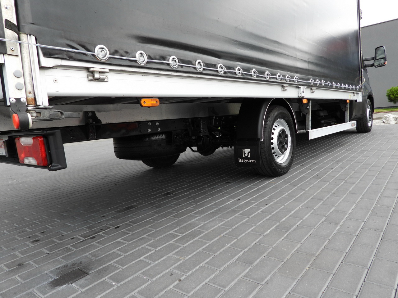 شاحنة ستارة جانبية IVECO DAILY 35S18 TARPAULIN 10 PALLETS WEBASTO CRUISE CONTROL PNEUMATICS AUTOMATIC TRANSMISSION HI-MATIC AIR CONDITIONING  180HP: صورة 17
