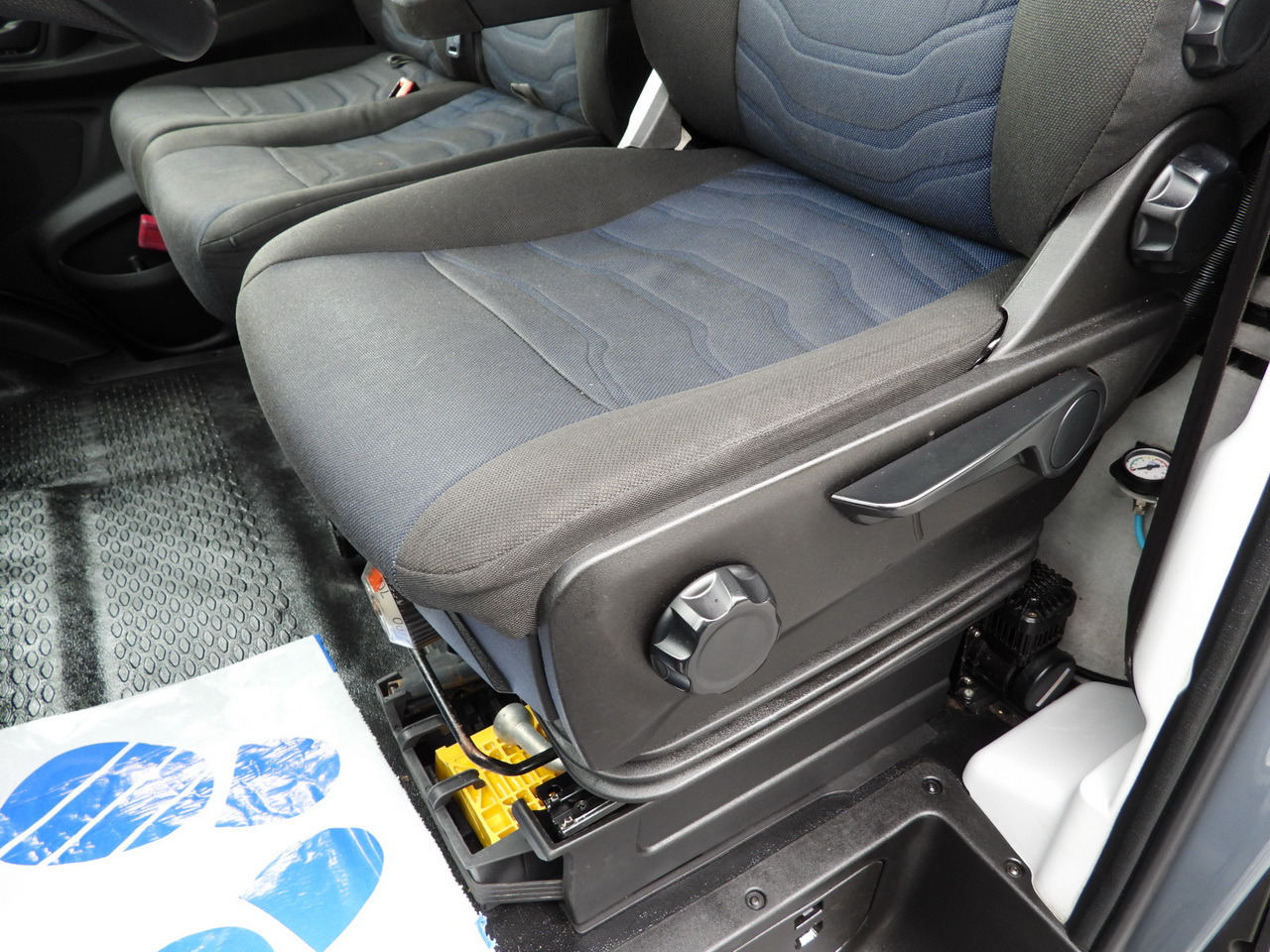 شاحنة ستارة جانبية IVECO DAILY 35S18 TARPAULIN 10 PALLETS WEBASTO CRUISE CONTROL PNEUMATICS AUTOMATIC TRANSMISSION HI-MATIC AIR CONDITIONING  180HP: صورة 28