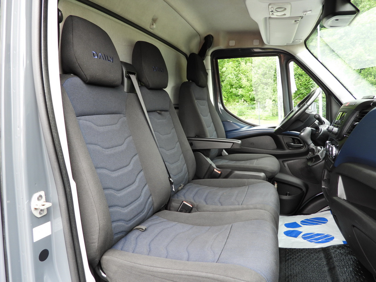 شاحنة ستارة جانبية IVECO DAILY 35S18 TARPAULIN 10 PALLETS WEBASTO CRUISE CONTROL PNEUMATICS AUTOMATIC TRANSMISSION HI-MATIC AIR CONDITIONING  180HP: صورة 40