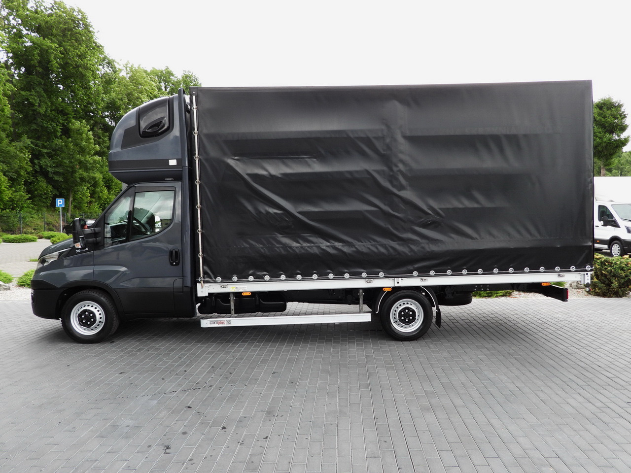 شاحنة ستارة جانبية IVECO DAILY 35S18 TARPAULIN 10 PALLETS WEBASTO CRUISE CONTROL PNEUMATICS AUTOMATIC TRANSMISSION HI-MATIC AIR CONDITIONING  180HP: صورة 9