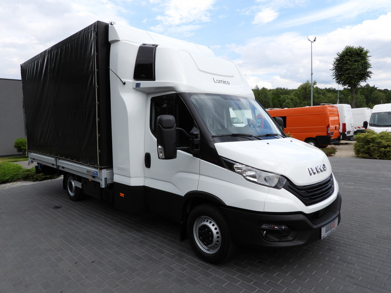 IVECO DAILY 35S18 TARPAULIN LIFT 10 PALLETS WEBASTO CRUISE CONTROL PNEUMATICS AIR CONDITIONING 180HP - شاحنة ستارة جانبية: صورة 4 IVECO DAILY 35S18 TARPAULIN LIFT 10 PALLETS WEBASTO CRUISE CONTROL PNEUMATICS AIR CONDITIONING 180HP - شاحنة ستارة جانبية: صورة 4