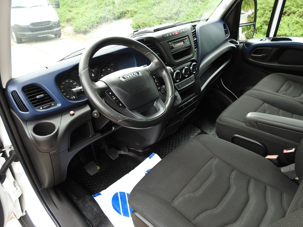 IVECO DAILY 35S18 TARPAULIN LIFT 8 PALLETS CRUISE CONTROL AIR CONDITIONING 180HP - شاحنة ستارة جانبية: صورة 2 IVECO DAILY 35S18 TARPAULIN LIFT 8 PALLETS CRUISE CONTROL AIR CONDITIONING 180HP - شاحنة ستارة جانبية: صورة 2