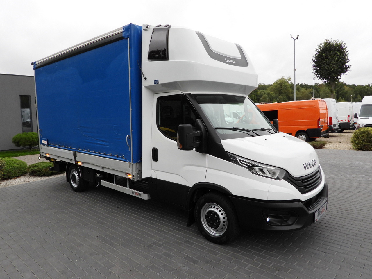 IVECO DAILY 35S18 TARPAULIN LIFT 8 PALLETS WEBASTO CRUISE CONTROL LED LIGHTS AIR CONDITIONING 180HP - شاحنة ستارة جانبية: صورة 4 IVECO DAILY 35S18 TARPAULIN LIFT 8 PALLETS WEBASTO CRUISE CONTROL LED LIGHTS AIR CONDITIONING 180HP - شاحنة ستارة جانبية: صورة 4