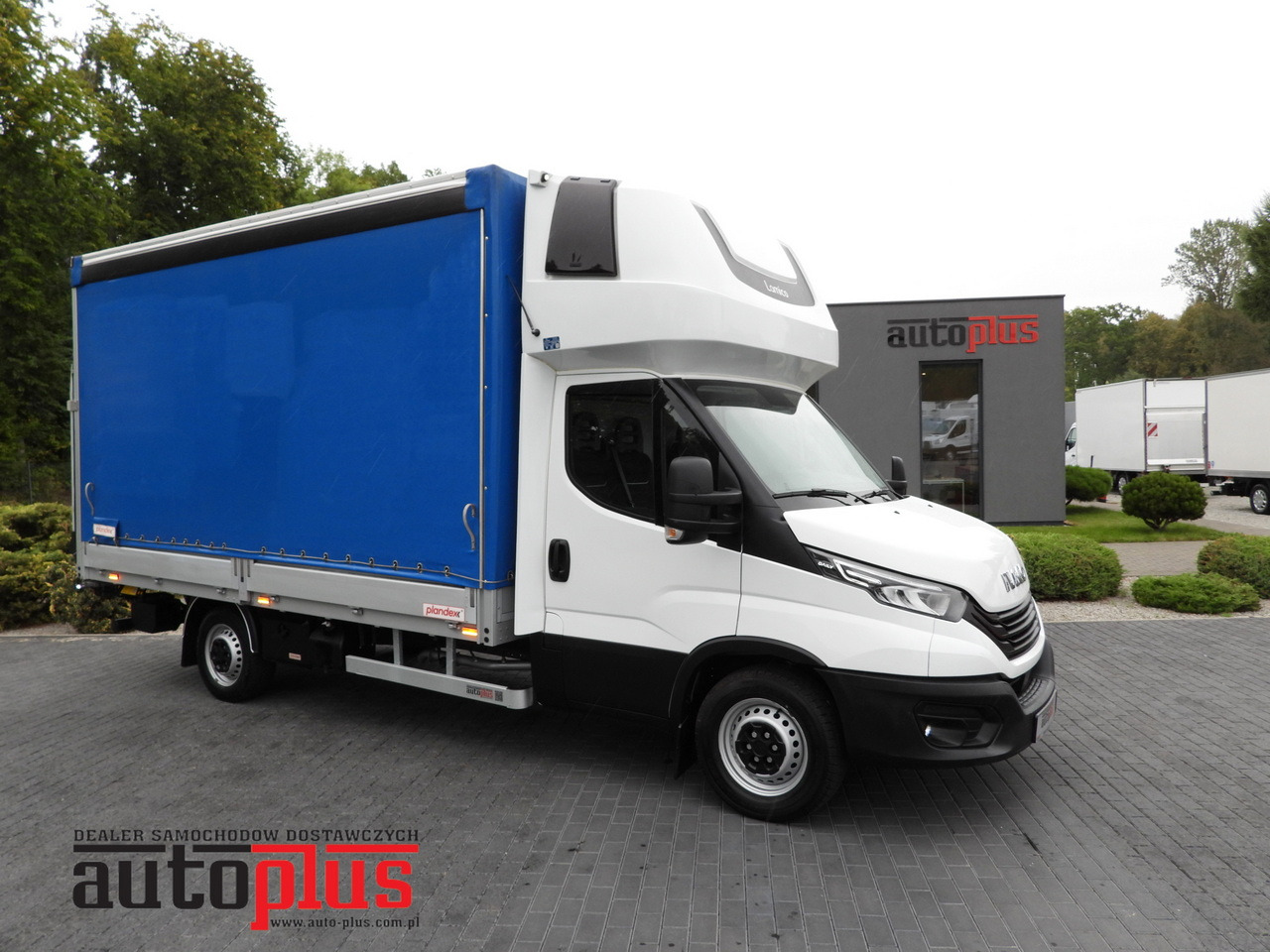 IVECO DAILY 35S18 TARPAULIN LIFT 8 PALLETS WEBASTO CRUISE CONTROL LED LIGHTS AIR CONDITIONING 180HP - شاحنة ستارة جانبية: صورة 1 IVECO DAILY 35S18 TARPAULIN LIFT 8 PALLETS WEBASTO CRUISE CONTROL LED LIGHTS AIR CONDITIONING 180HP - شاحنة ستارة جانبية: صورة 1