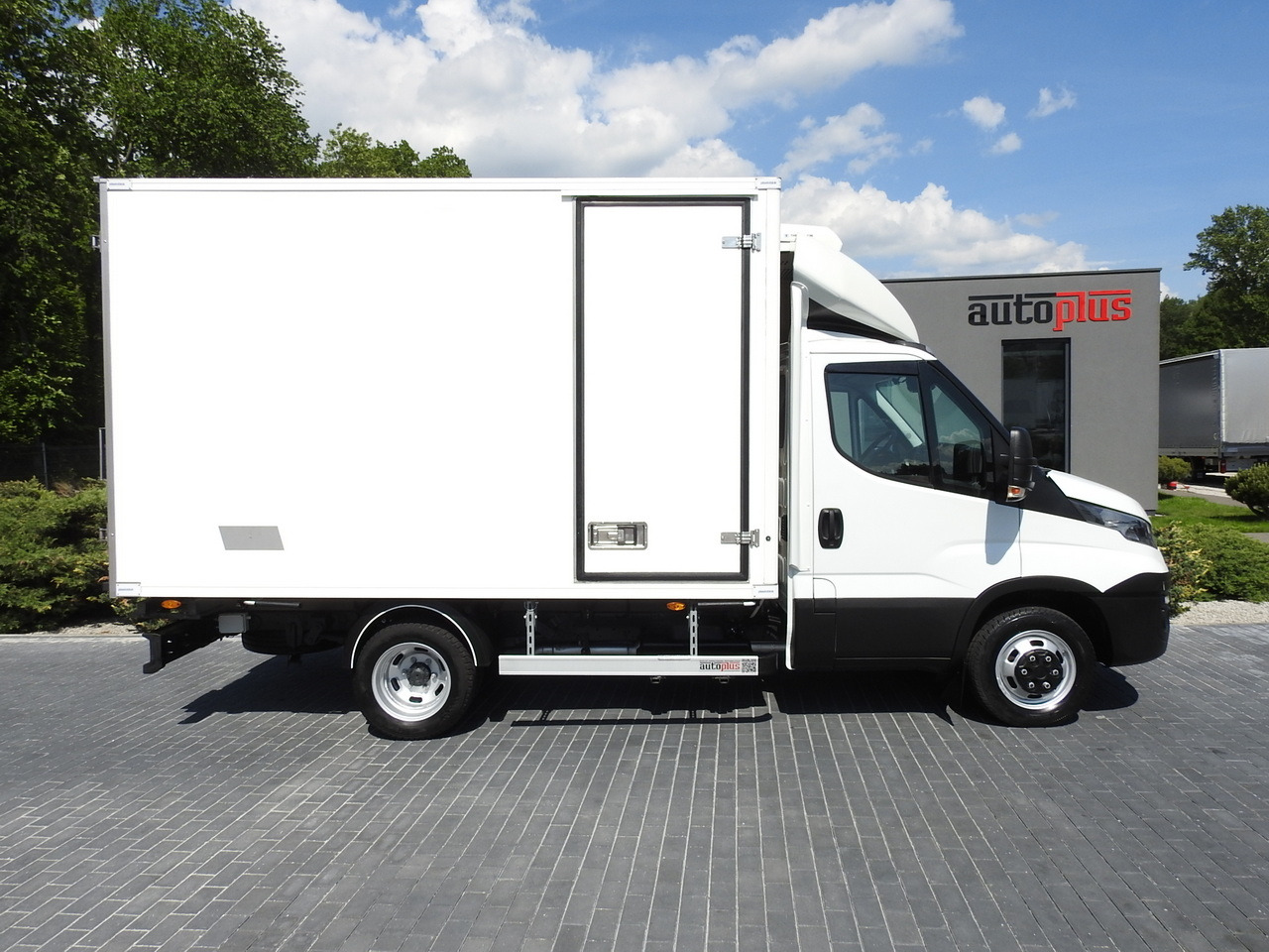 شاحنة مُبرّدة للتوصيل IVECO DAILY 50C15  REGRIGERATOR BOX -5*C POWER SUPPLY 230V AIR CONDITIONING TWIN WHEELS  150HP: صورة 7