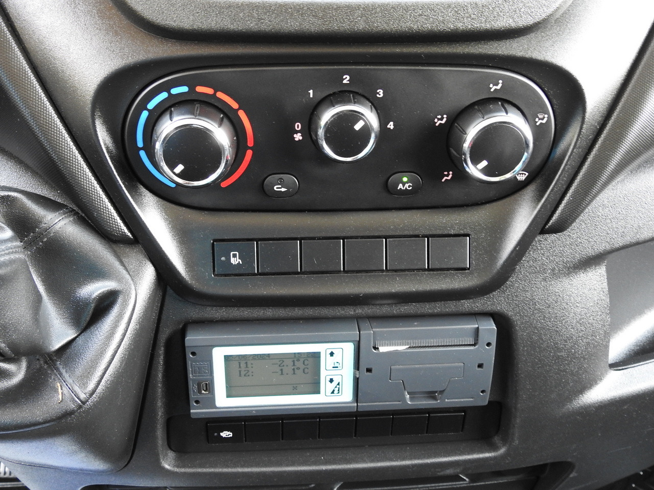 شاحنة مُبرّدة للتوصيل IVECO DAILY 50C15  REGRIGERATOR BOX -5*C POWER SUPPLY 230V AIR CONDITIONING TWIN WHEELS  150HP: صورة 35