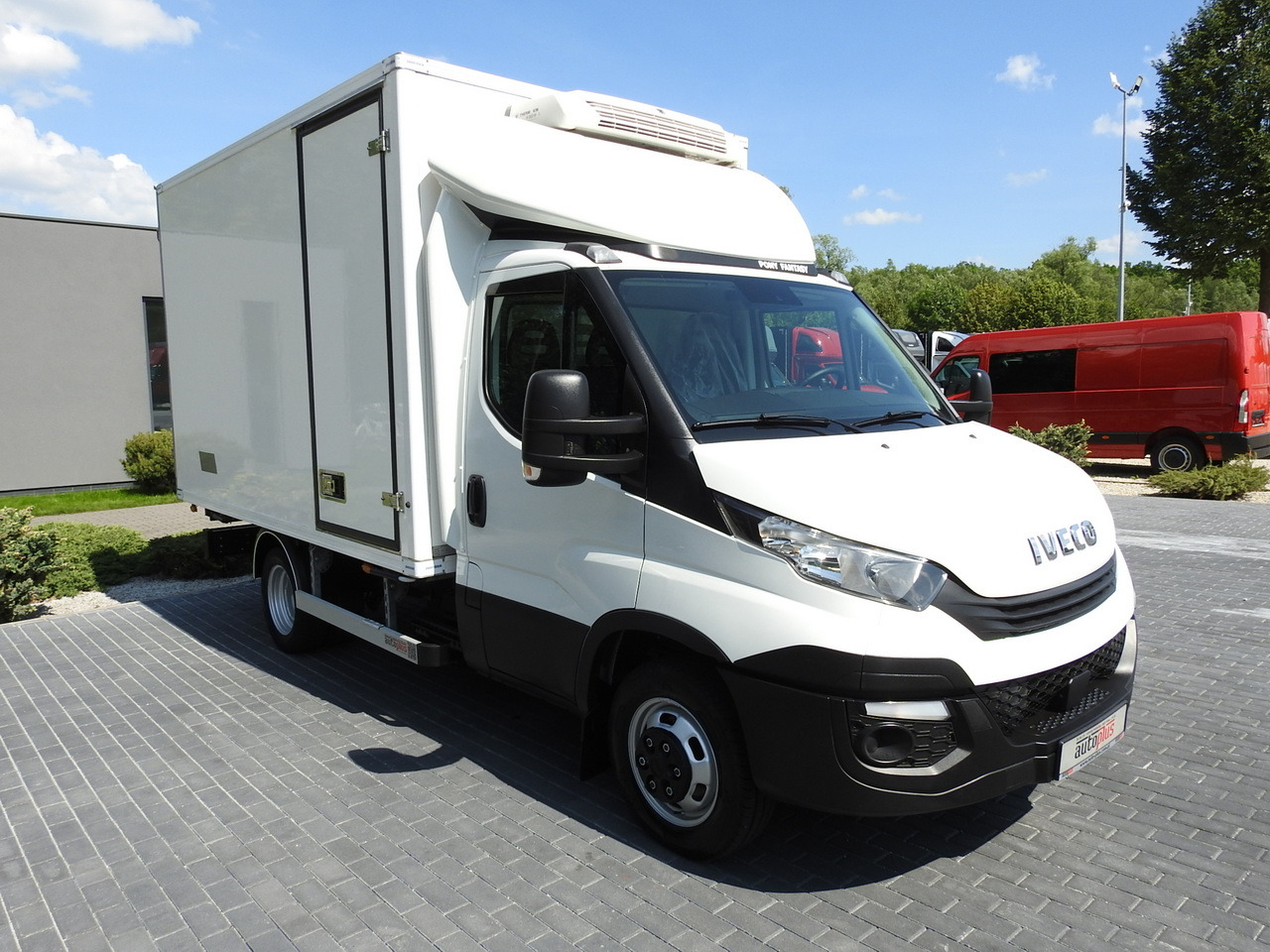 IVECO DAILY 50C15 REGRIGERATOR BOX -5*C POWER SUPPLY 230V AIR CONDITIONING TWIN WHEELS 150HP - شاحنة مُبرّدة للتوصيل: صورة 4 IVECO DAILY 50C15 REGRIGERATOR BOX -5*C POWER SUPPLY 230V AIR CONDITIONING TWIN WHEELS 150HP - شاحنة مُبرّدة للتوصيل: صورة 4
