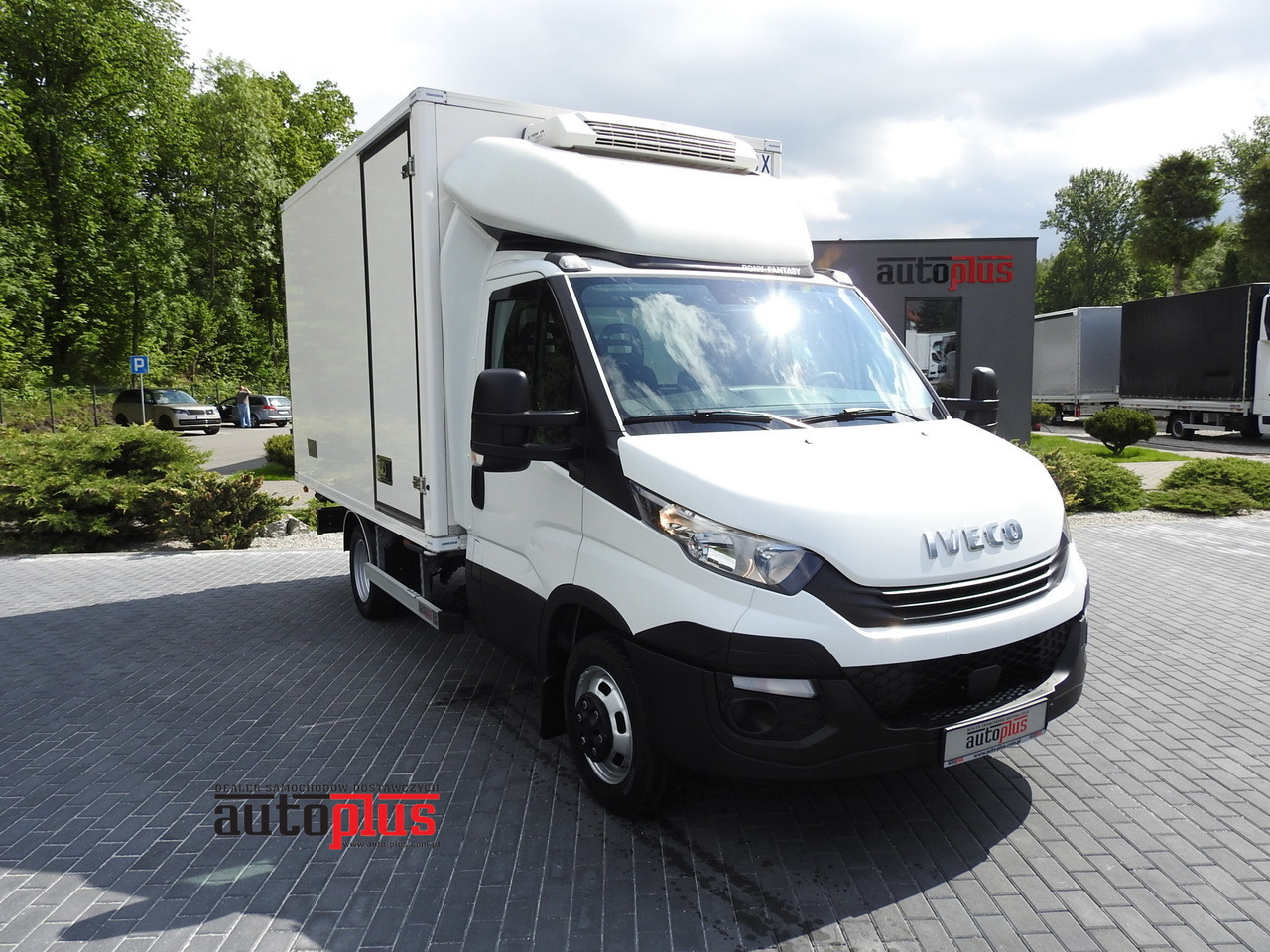 IVECO DAILY 50C15 REGRIGERATOR BOX -5*C POWER SUPPLY 230V AIR CONDITIONING TWIN WHEELS 150HP - شاحنة مُبرّدة للتوصيل: صورة 1 IVECO DAILY 50C15 REGRIGERATOR BOX -5*C POWER SUPPLY 230V AIR CONDITIONING TWIN WHEELS 150HP - شاحنة مُبرّدة للتوصيل: صورة 1