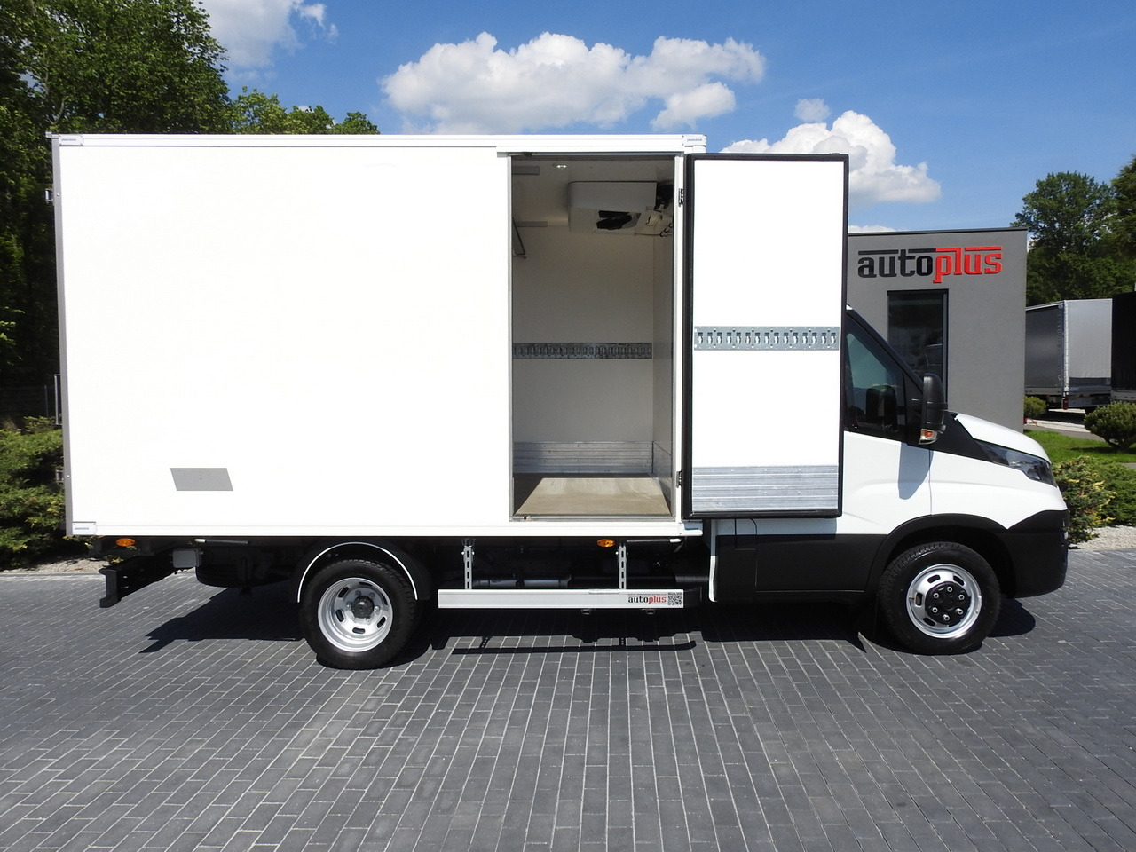 شاحنة مُبرّدة للتوصيل IVECO DAILY 50C15  REGRIGERATOR BOX -5*C POWER SUPPLY 230V AIR CONDITIONING TWIN WHEELS  150HP: صورة 8