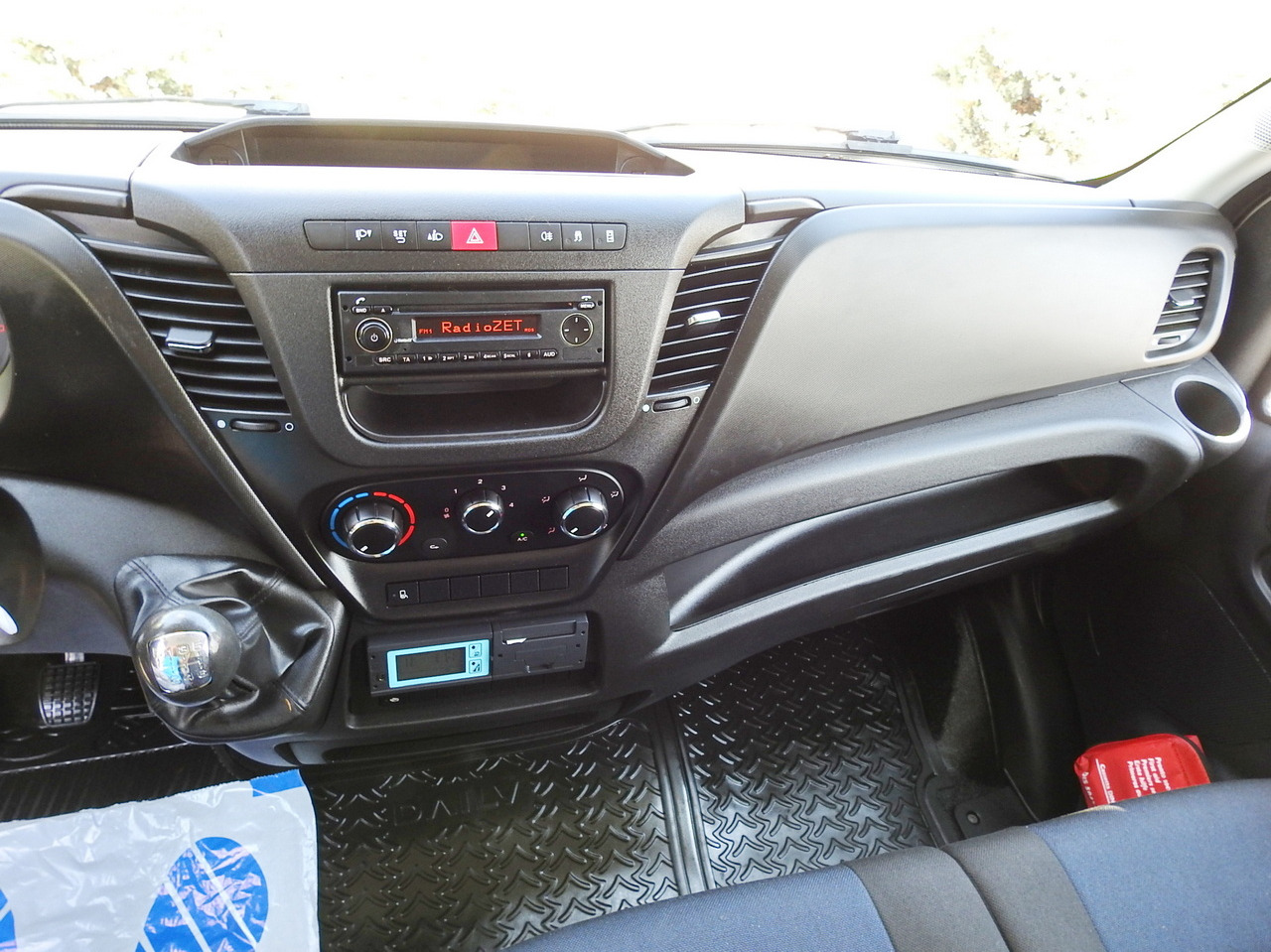 شاحنة مُبرّدة للتوصيل IVECO DAILY 50C15  REGRIGERATOR BOX -5*C POWER SUPPLY 230V AIR CONDITIONING TWIN WHEELS  150HP: صورة 33