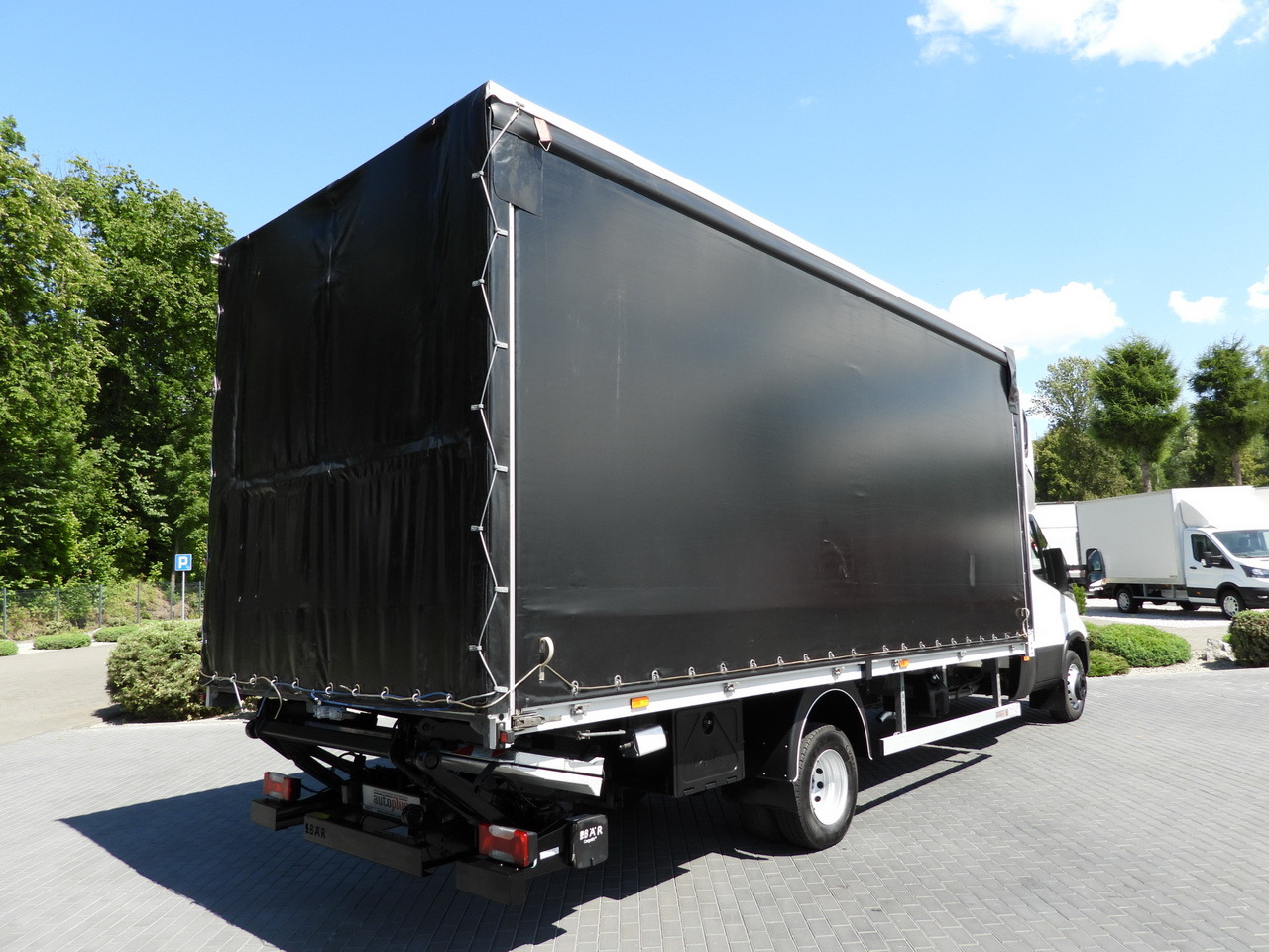 IVECO DAILY 70C18 TARPAULIN LIFT 14 PALLETS WEBASTO CRUISE CONTROL LED LIGHTS TWIN WHEELS AIR CONDITIONING 180HP - شاحنة ستارة جانبية: صورة 3 IVECO DAILY 70C18 TARPAULIN LIFT 14 PALLETS WEBASTO CRUISE CONTROL LED LIGHTS TWIN WHEELS AIR CONDITIONING 180HP - شاحنة ستارة جانبية: صورة 3