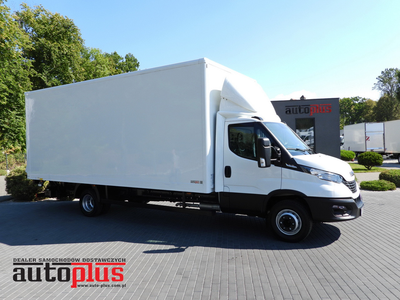 IVECO DAILY 72C18 LIFT 14 PALLETS CRUISE CONTROL PNEUMATICS AUTOMATIC TRANSMISSION HI-MATIC TWIN WHEELS AIR CONDITIONING 180HP - شاحنة مغلقة الصندوق: صورة 1 IVECO DAILY 72C18 LIFT 14 PALLETS CRUISE CONTROL PNEUMATICS AUTOMATIC TRANSMISSION HI-MATIC TWIN WHEELS AIR CONDITIONING 180HP - شاحنة مغلقة الصندوق: صورة 1